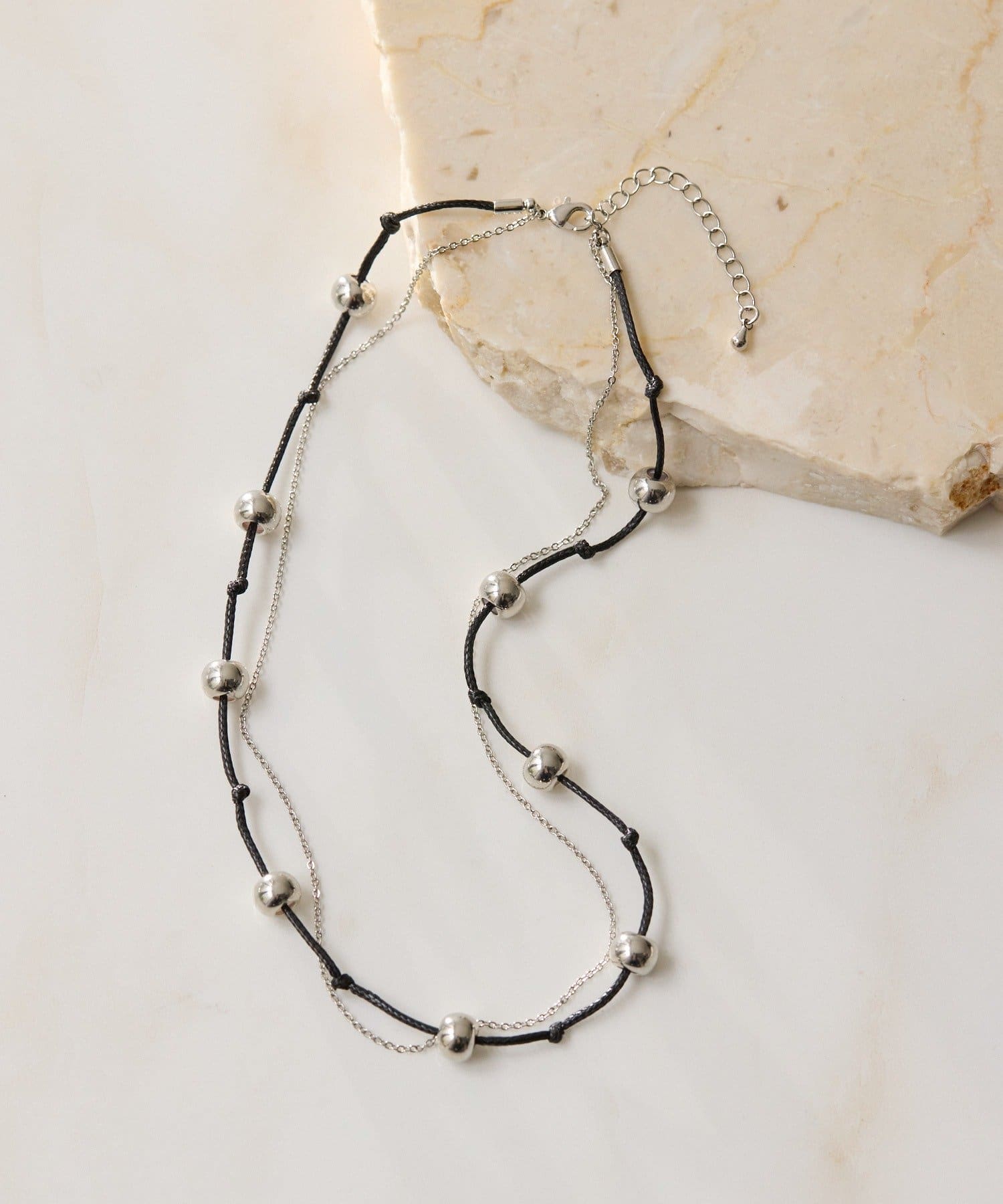 ear PAPILLONNER(イア パピヨネ) ボール2連コードネックレス