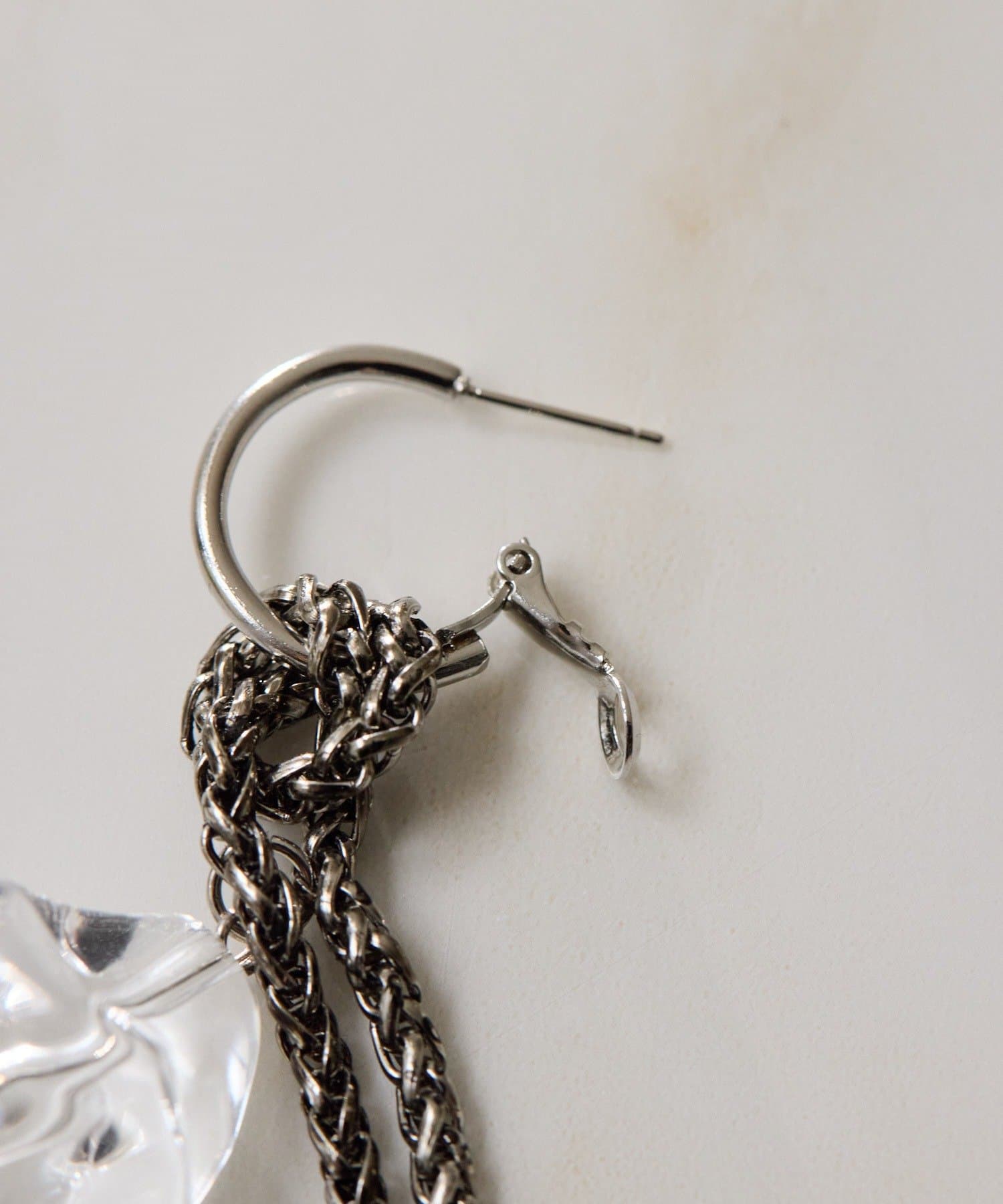 ear PAPILLONNER(イア パピヨネ) チェーン×クリア樹脂ピアス