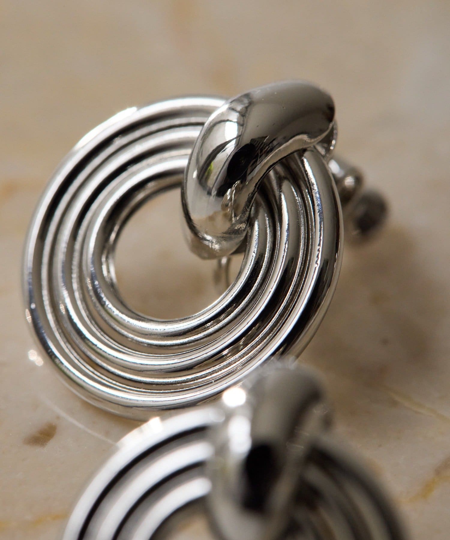 ear PAPILLONNER(イア パピヨネ) スリーロールイヤリング