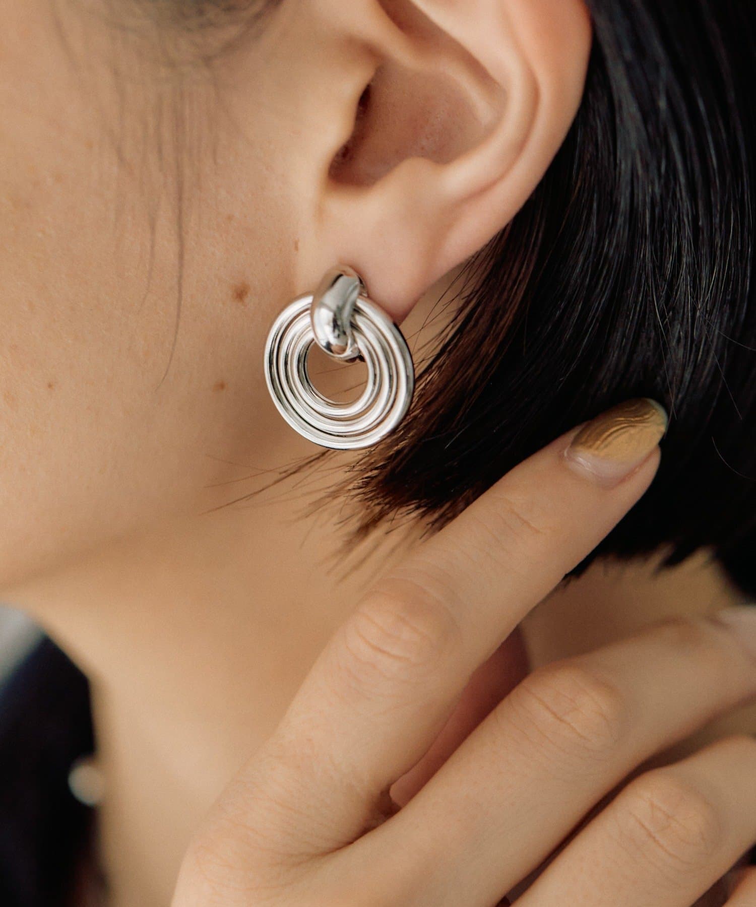 ear PAPILLONNER(イア パピヨネ) スリーロールイヤリング