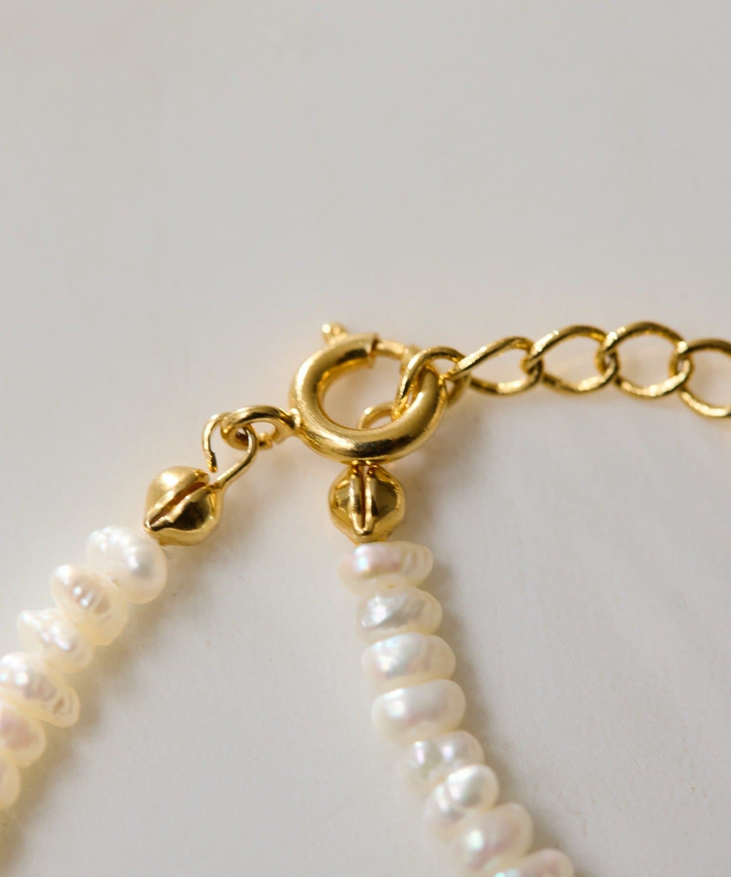 ear PAPILLONNER(イア パピヨネ) ミニ淡水パールブレスレット