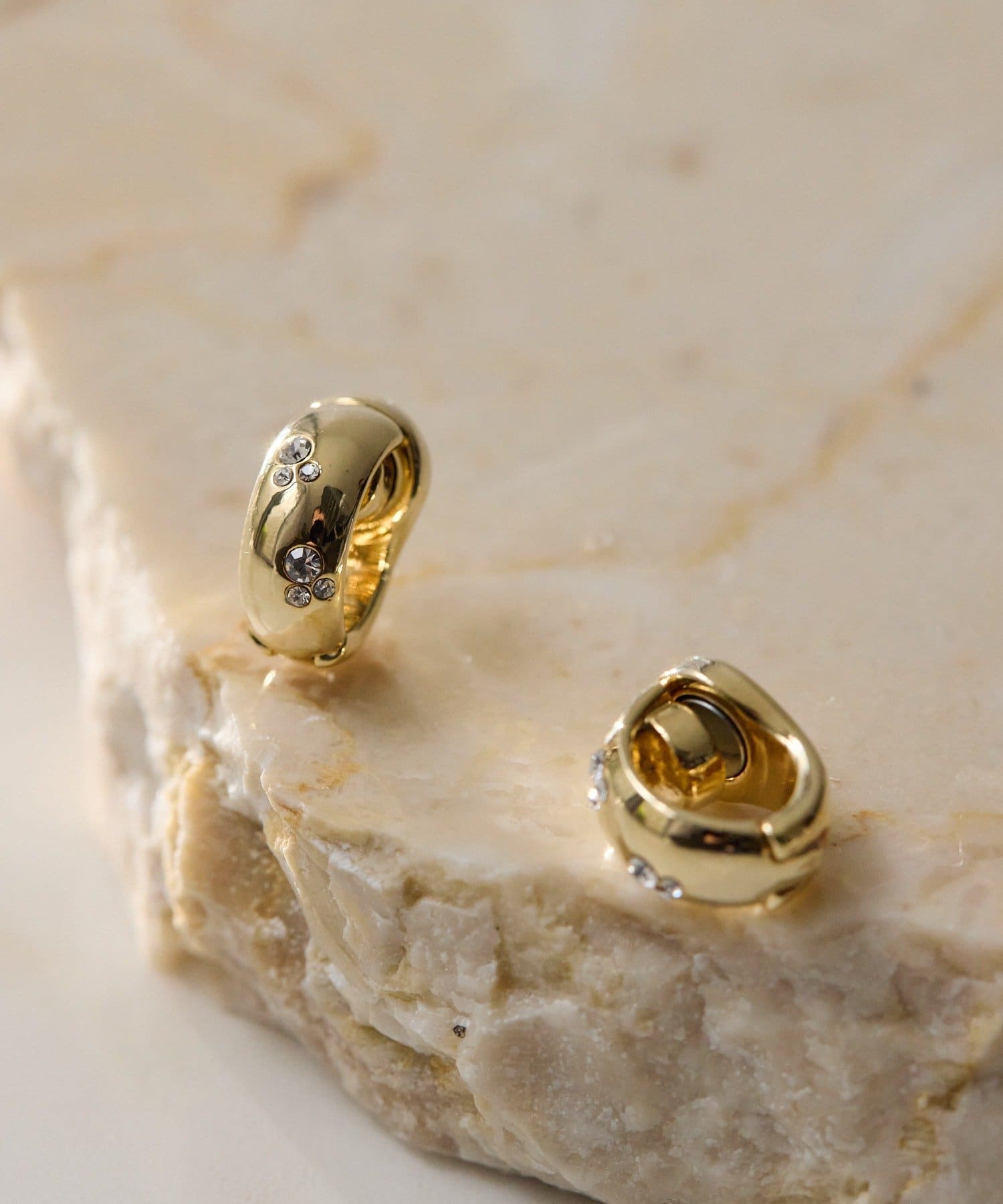 ear PAPILLONNER(イア パピヨネ) キラキラマグネットイヤーカフ/イヤリング