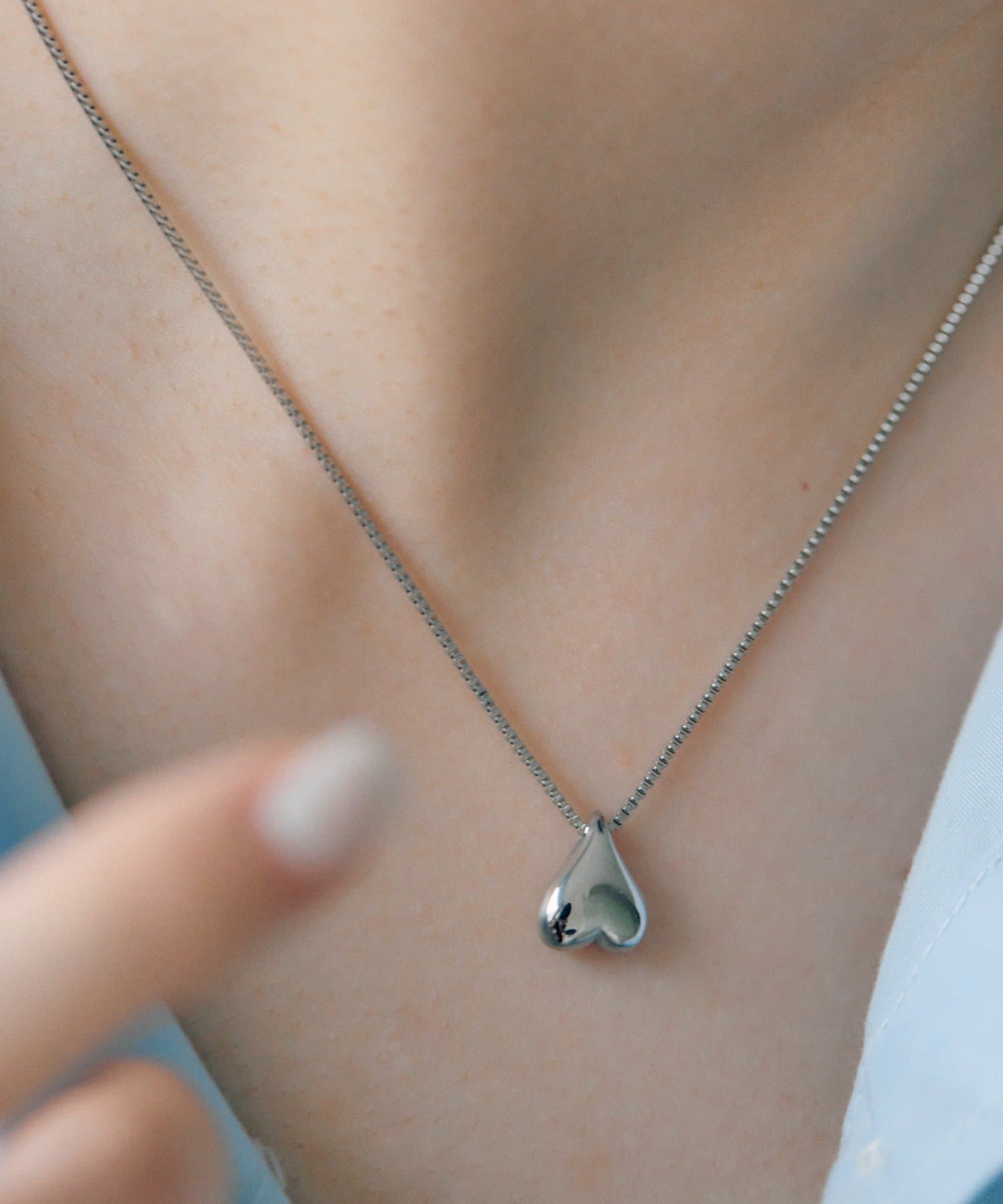 ear PAPILLONNER(イア パピヨネ) 《金属アレルギー対応/ステンレス》逆さハートネックレス