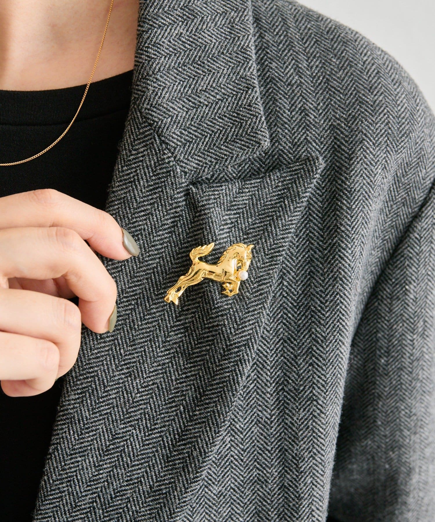 ear PAPILLONNER(イア パピヨネ) 《WEB＆一部店舗限定》ホースブローチ