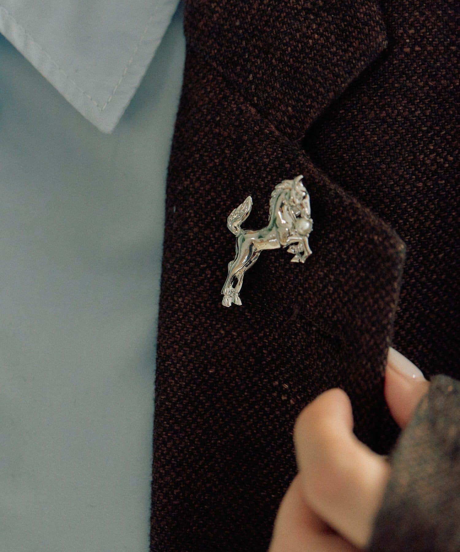 ear PAPILLONNER(イア パピヨネ) 《WEB＆一部店舗限定》ホースブローチ