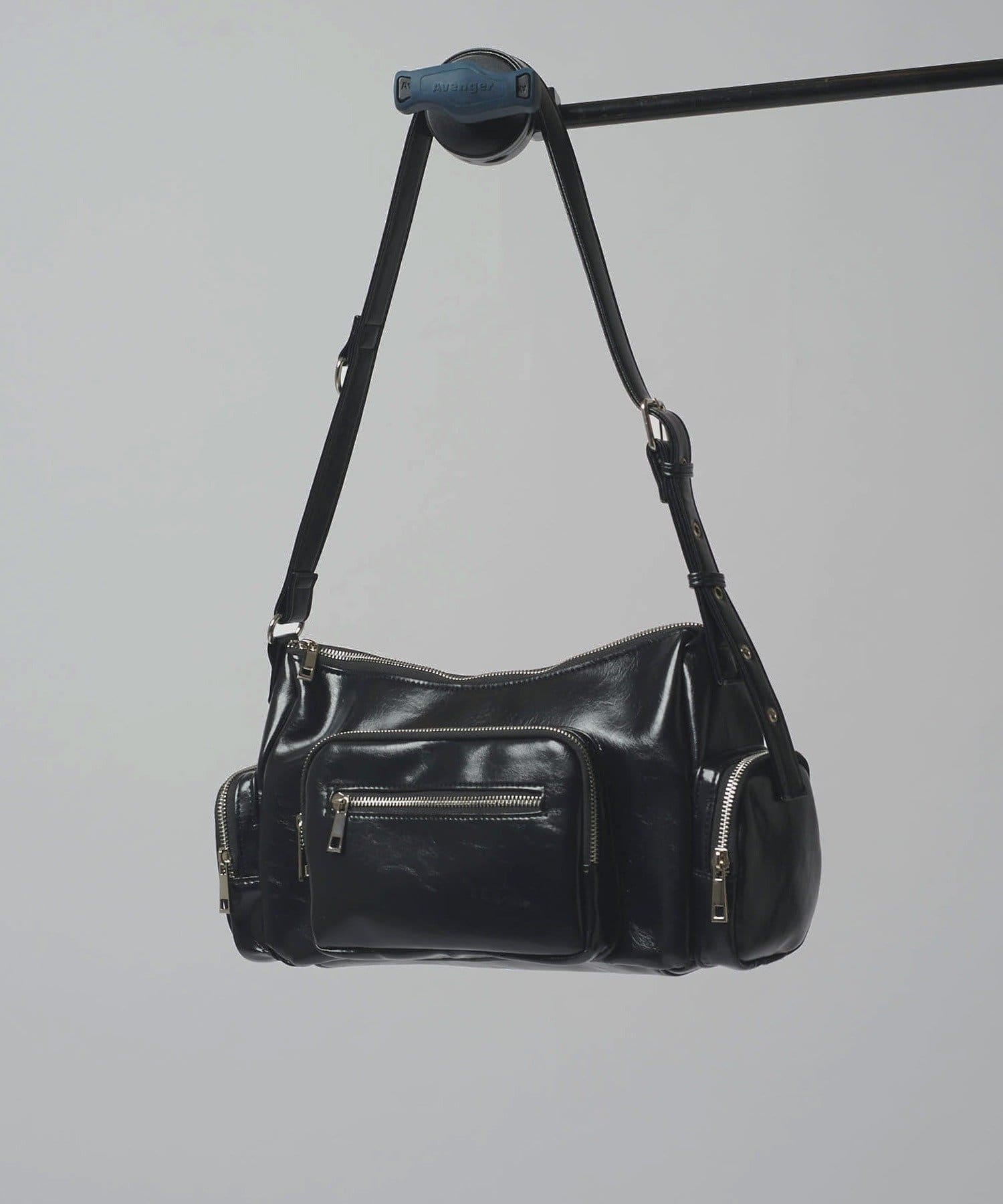 OUTLET(アウトレット) 【Lui's】【Neucon】マルチポケットレザーショルダーバッグ