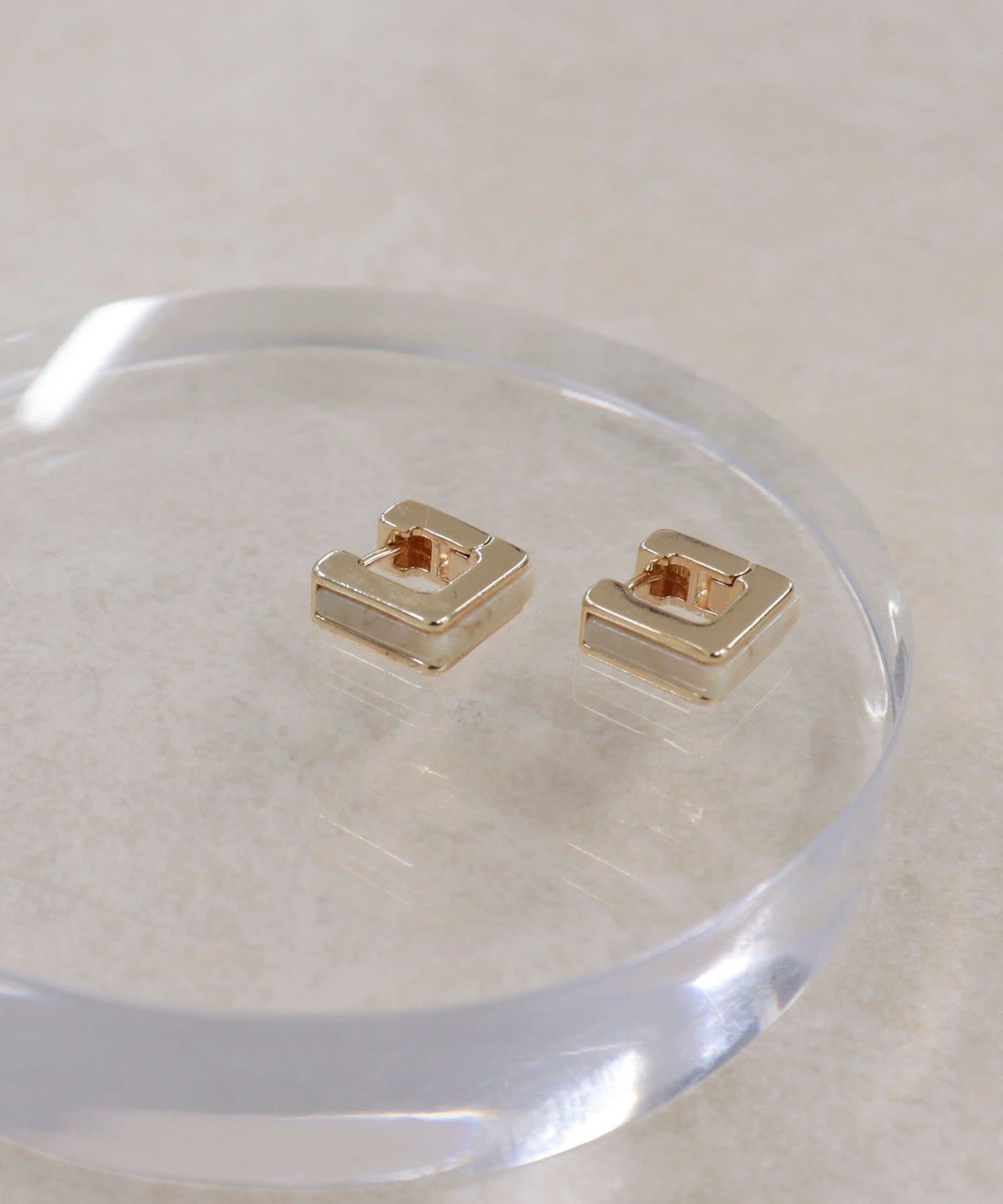 FREDY & GLOSTER(フレディ アンド グロスター) スクエアワンタッチピアス