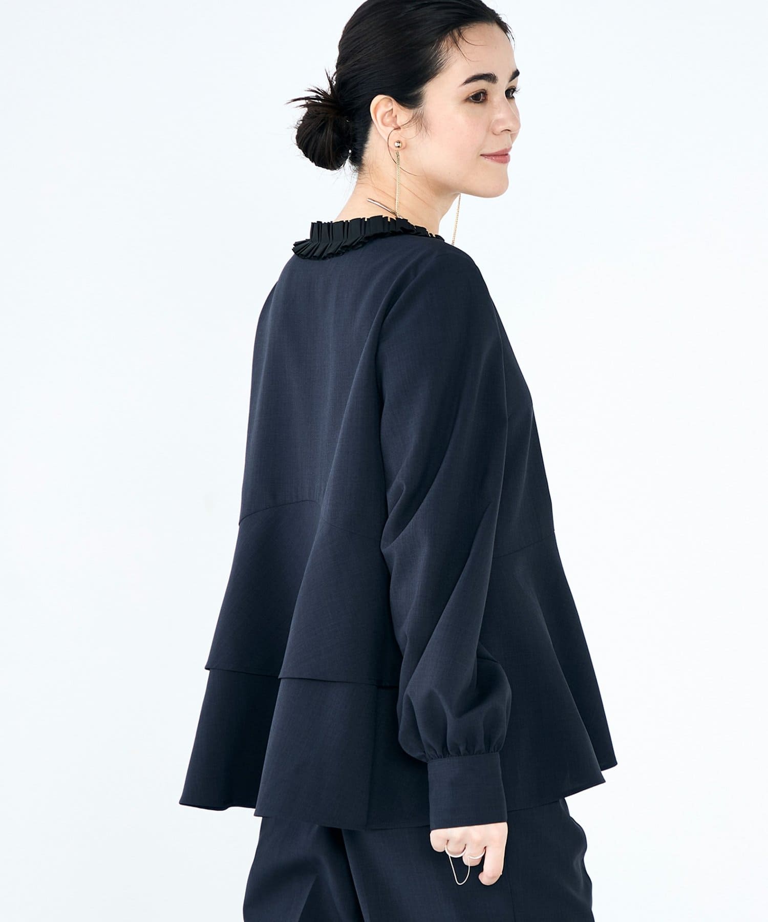 NOLLEY'S(ノーリーズ) 《セットアップ対応》ウォッシャブル衿プリーツペプラムブラウス