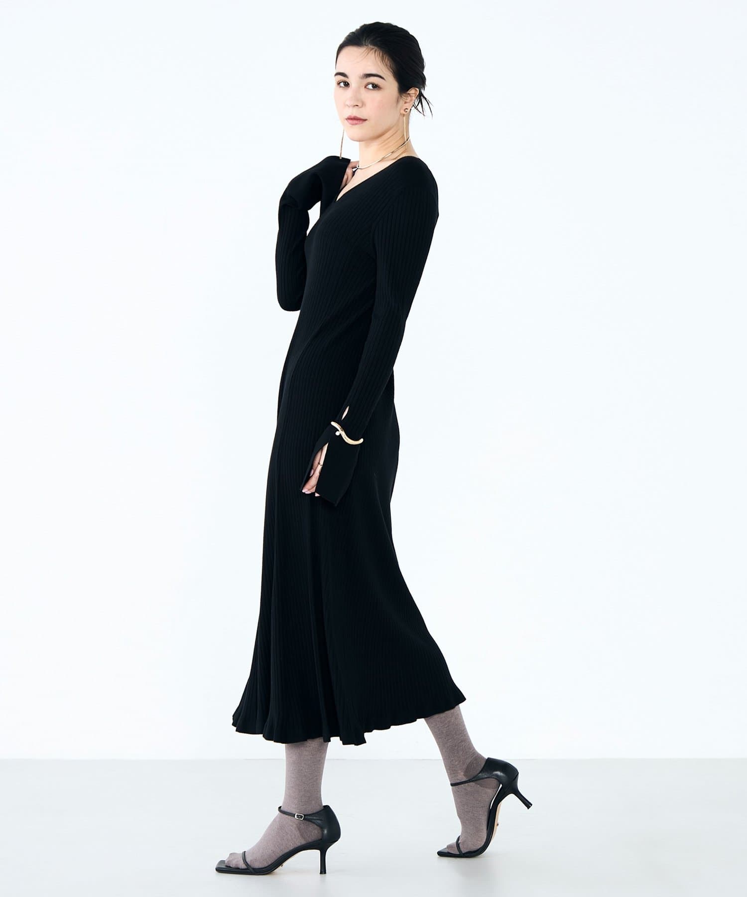 NOLLEY'S(ノーリーズ) 《手洗い可能》フイット＆フレアーVネックワンピース