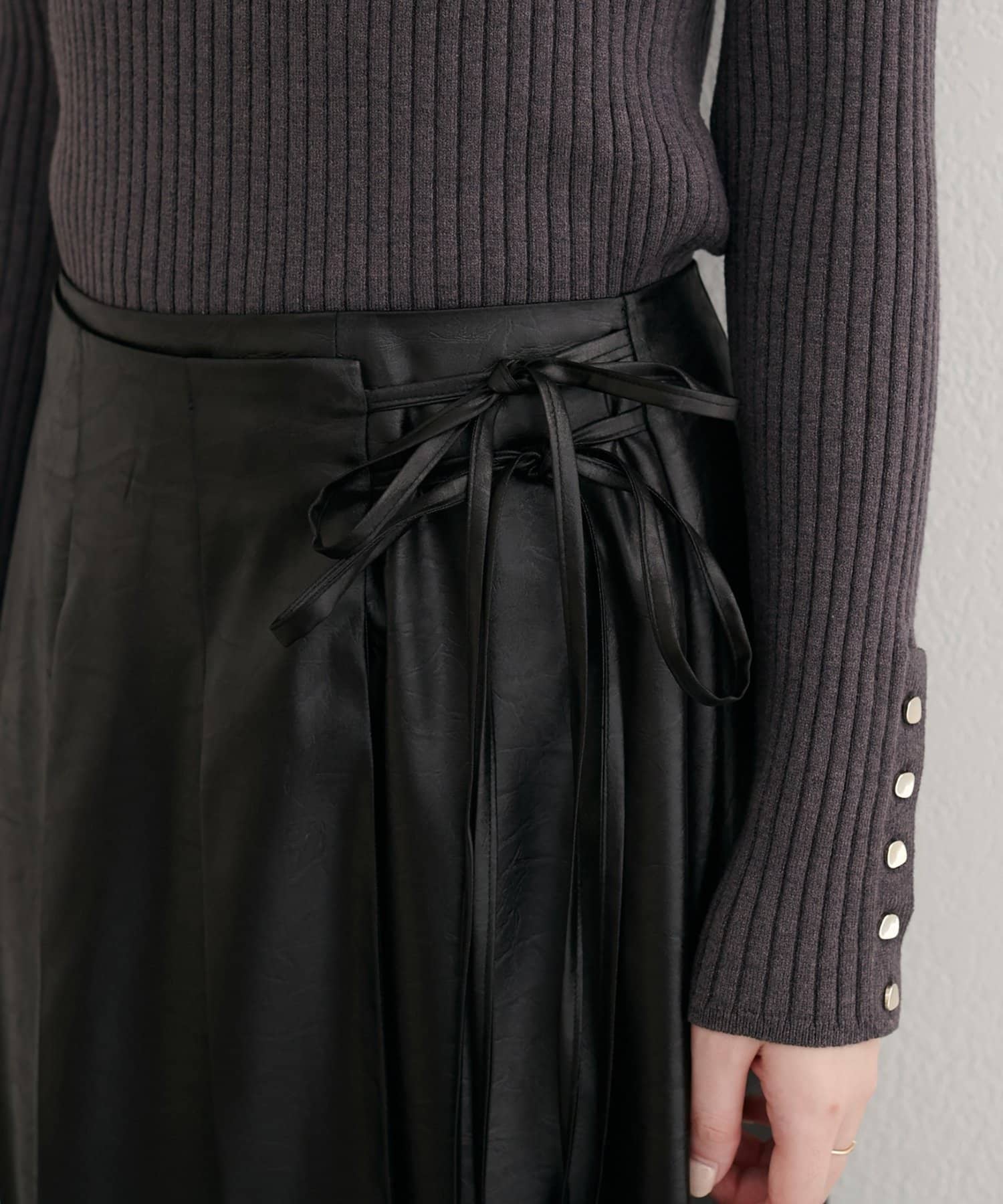 NICE CLAUP / OLIVE des OLIVE OUTLET(ナイスクラップ  / オリーブ デ オリーブ アウトレット) 【natural couture】レザータッチプリーツラップスカート