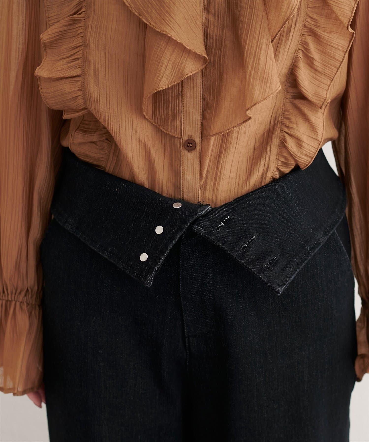 NICE CLAUP / OLIVE des OLIVE OUTLET(ナイスクラップ  / オリーブ デ オリーブ アウトレット) 【natural couture】 折り返しベルトデニムパンツ