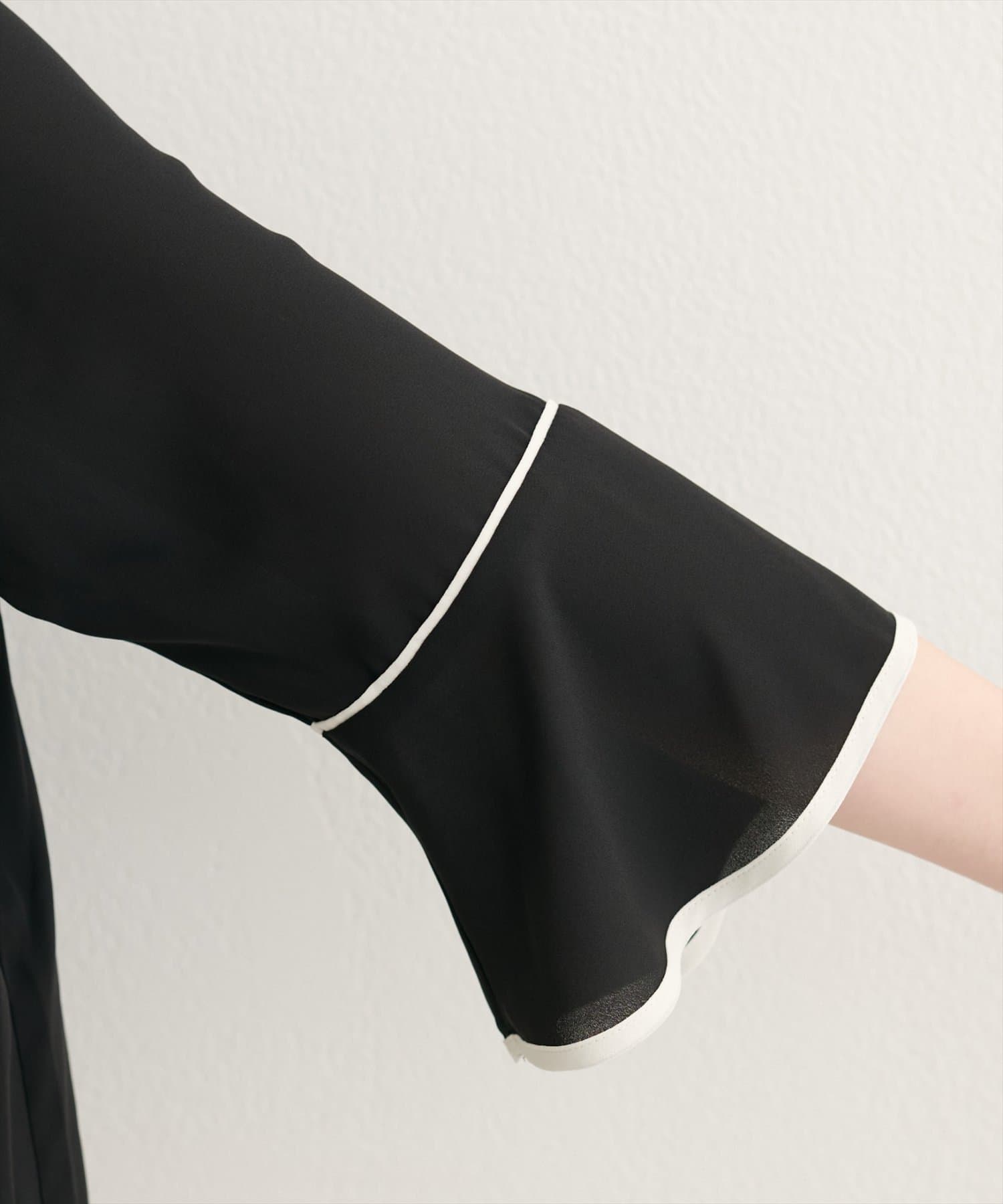 NICE CLAUP / OLIVE des OLIVE OUTLET(ナイスクラップ  / オリーブ デ オリーブ アウトレット) 【natural couture】ピンタックフレアカフス袖ブラウス