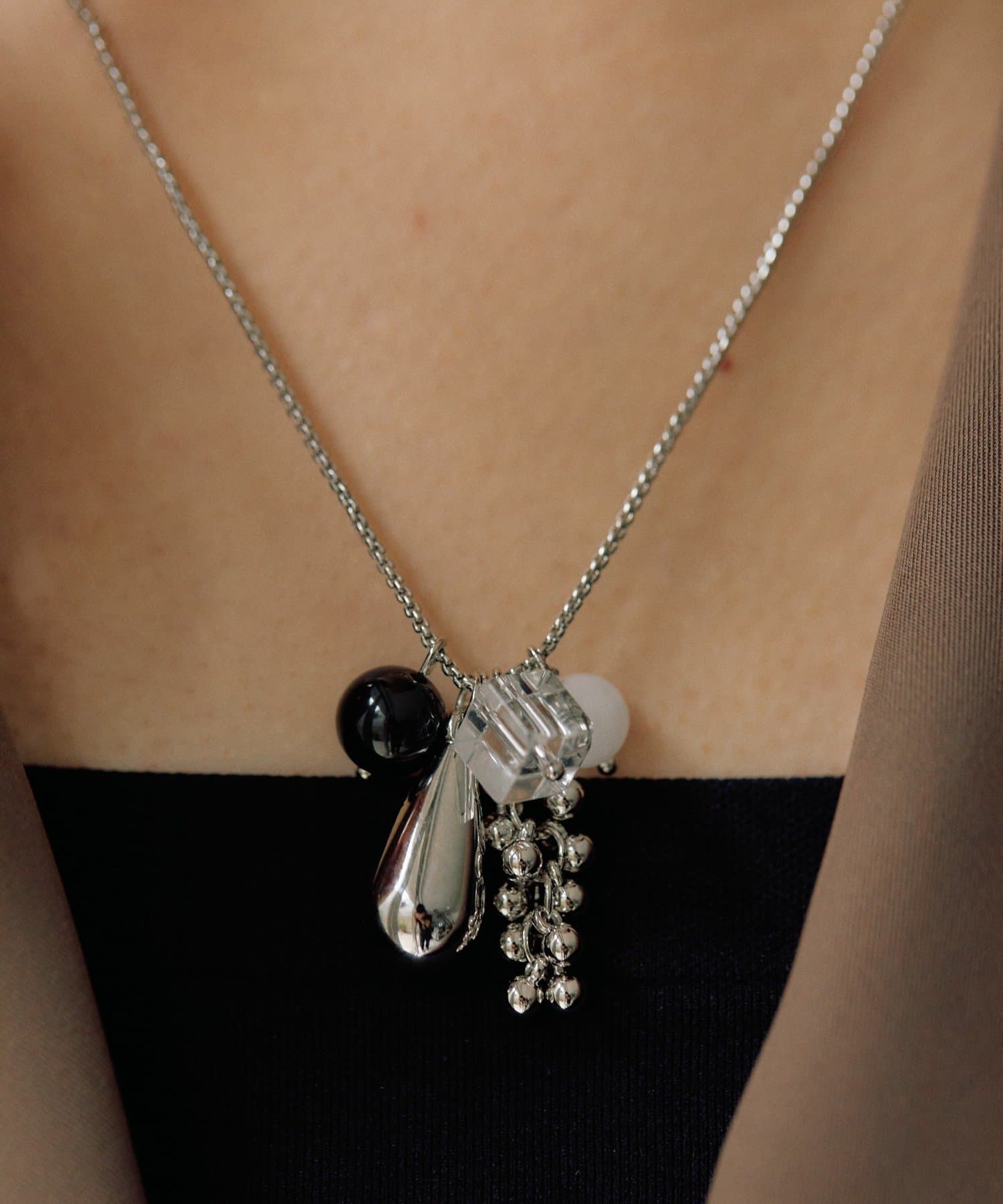 ear PAPILLONNER(イア パピヨネ) グリグリロングネックレス