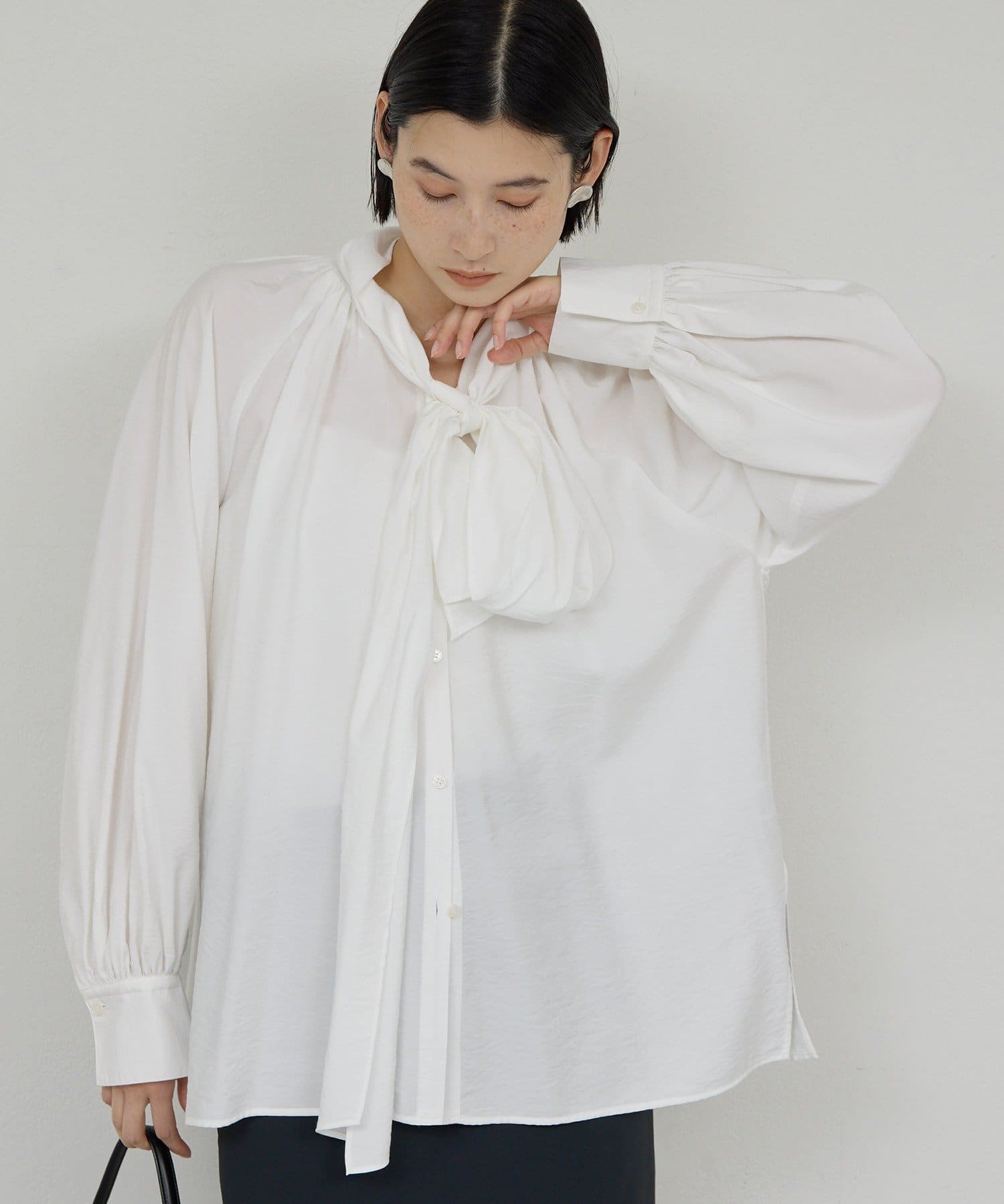 GALLARDAGALANTE(ガリャルダガランテ) 【11/20(木)10:30～予約開始】【上品×華やか】【2ｗay】ギャザーボウタイブラウス