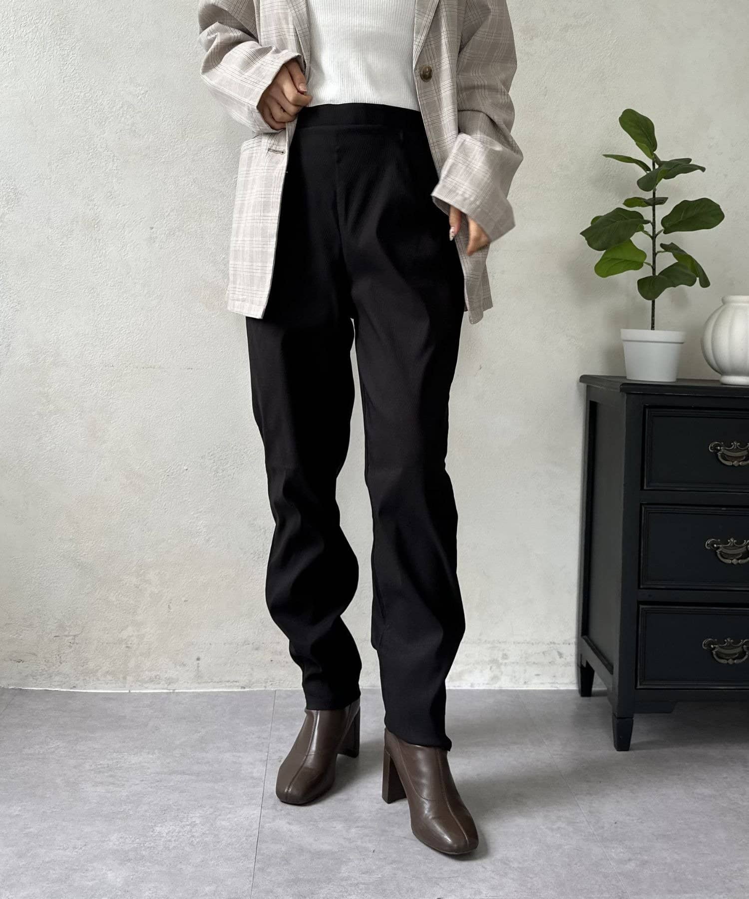 LOCUST(ローカスト) 【楽チン美脚】テーパードパンツ