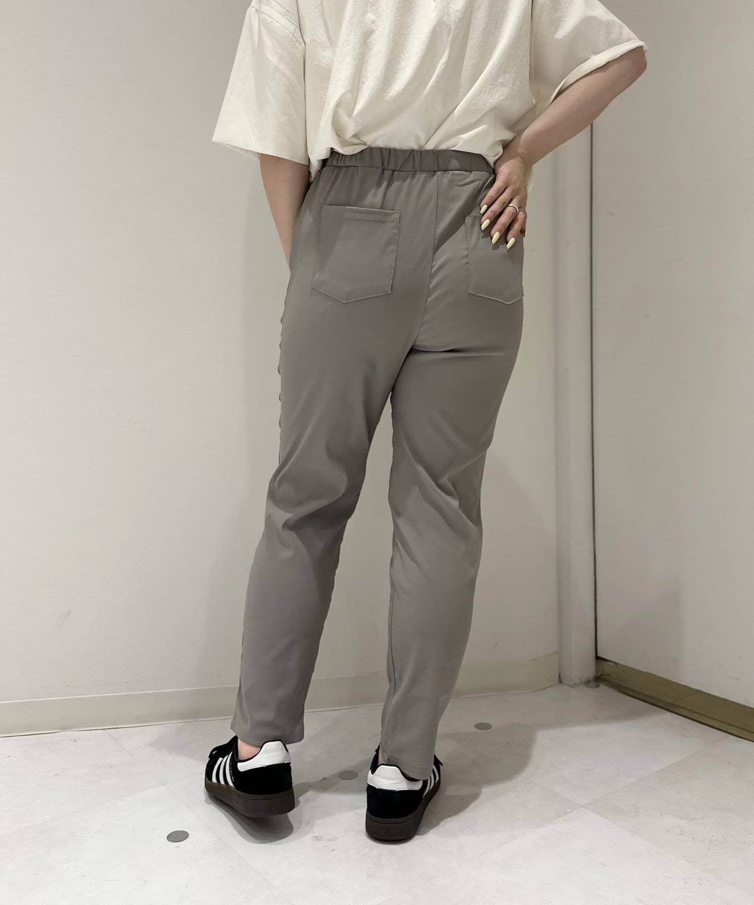 LOCUST(ローカスト) 【楽チン美脚】テーパードパンツ