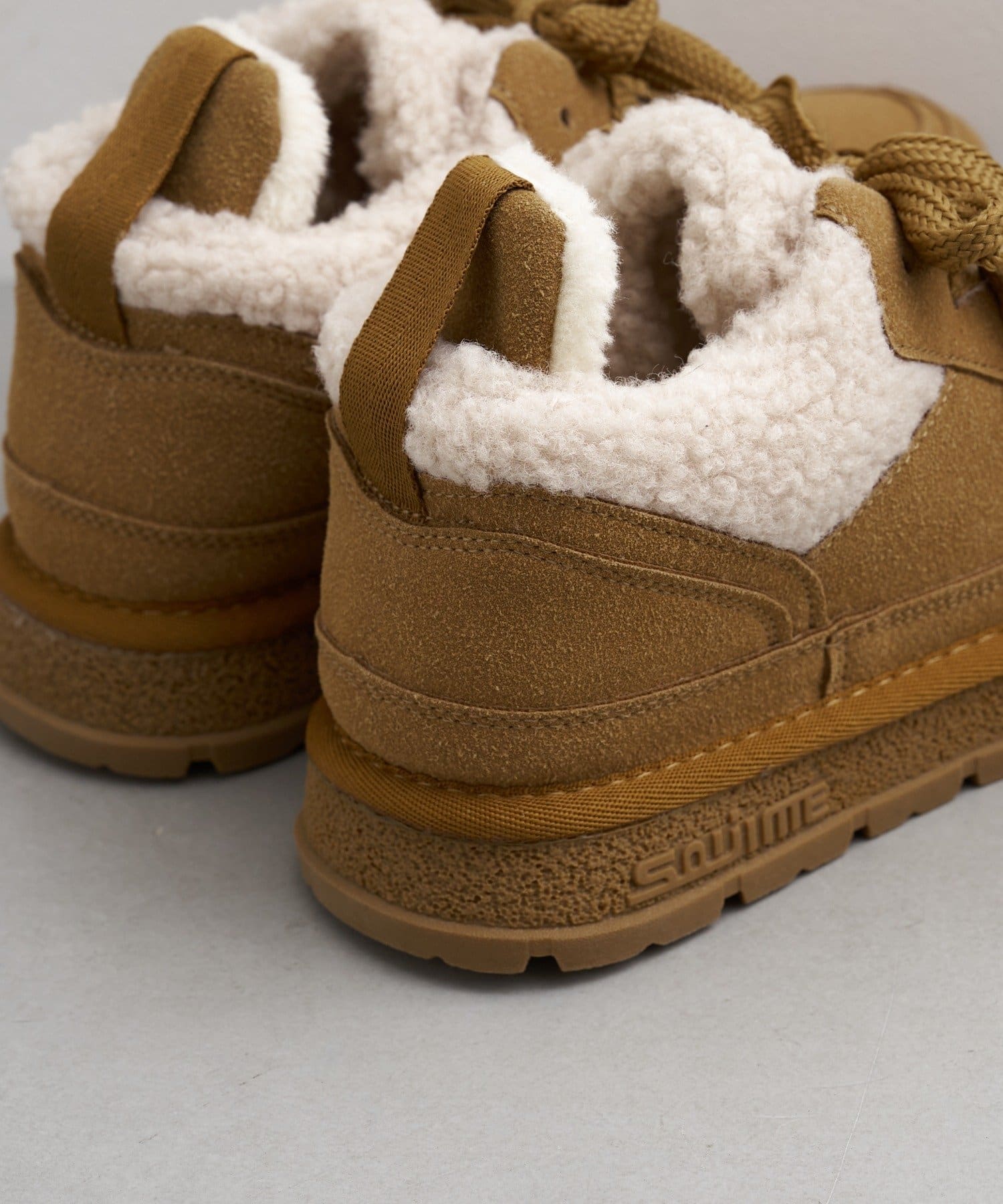 RAY CASSIN(レイカズン) ボア付スエードスニーカー