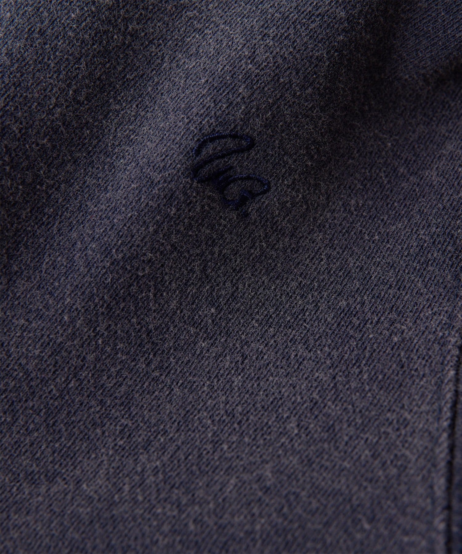 Whim Gazette(ウィム ガゼット) ロゴ刺繍パーカー