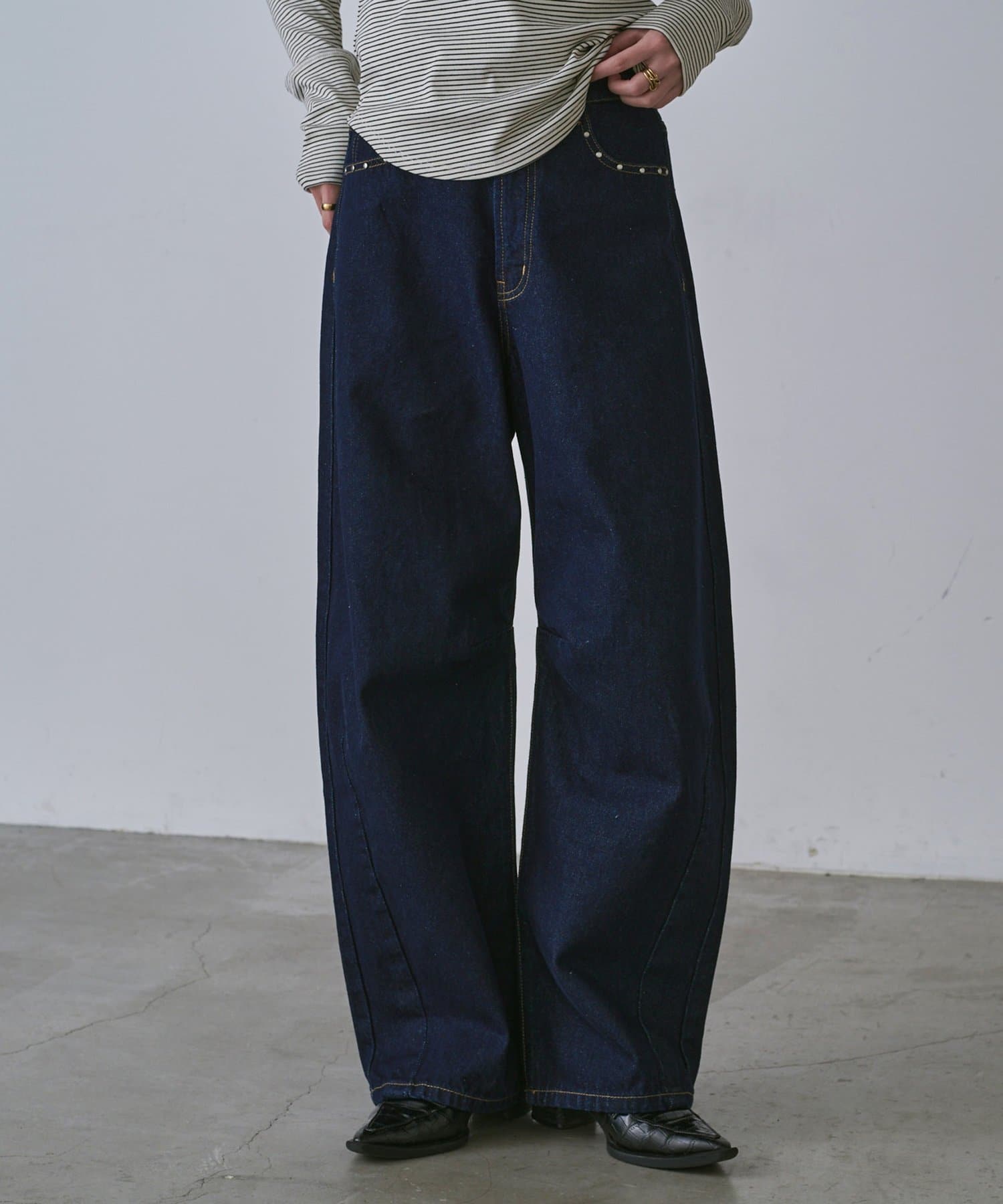 -goocy-(グーシー) スタッズ付きカーブパンツ