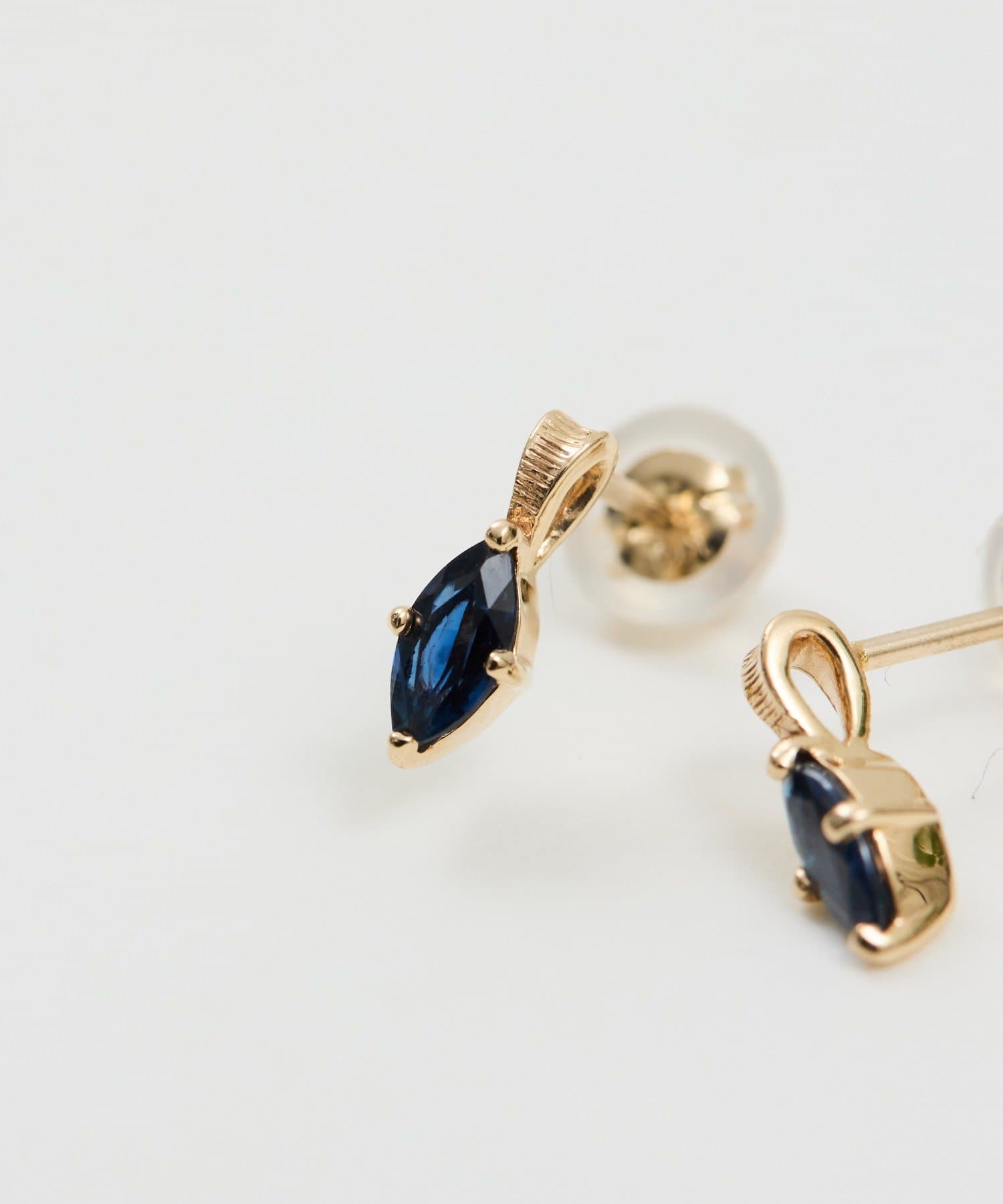 GALLARDAGALANTE(ガリャルダガランテ) 【2.718】サファイアスタッドピアス