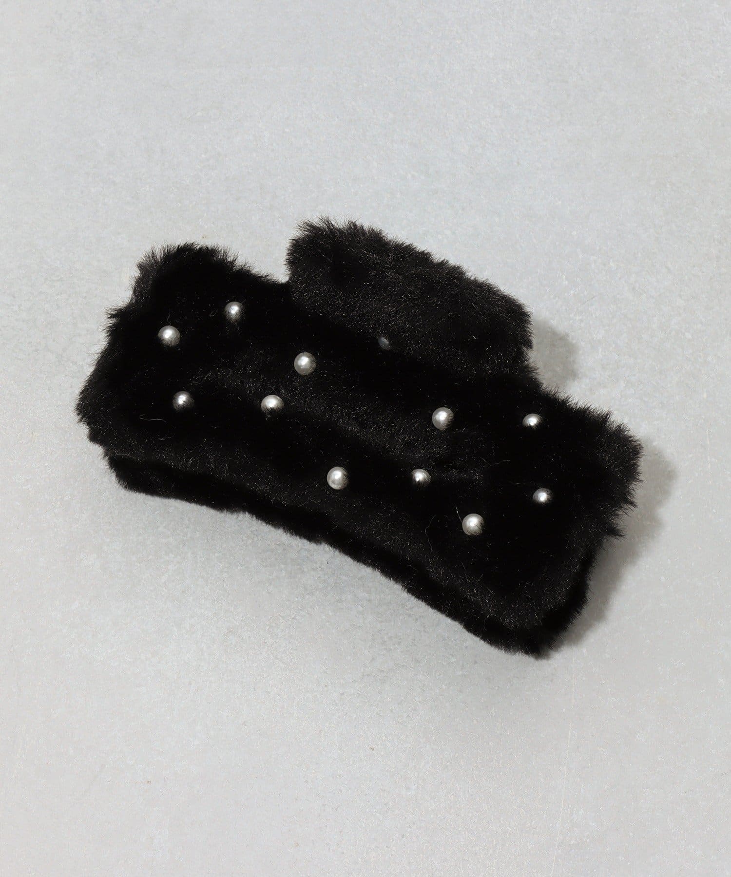 3COINS(スリーコインズ) フェイクファースクエアパールバンス