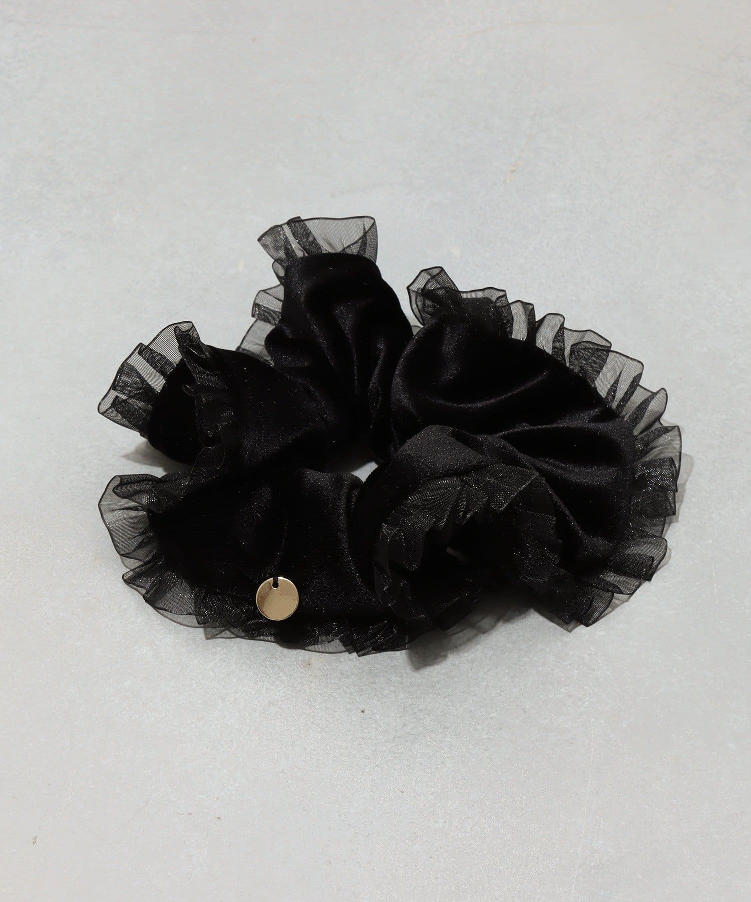 3COINS(スリーコインズ) フチチュールベロアシュシュ