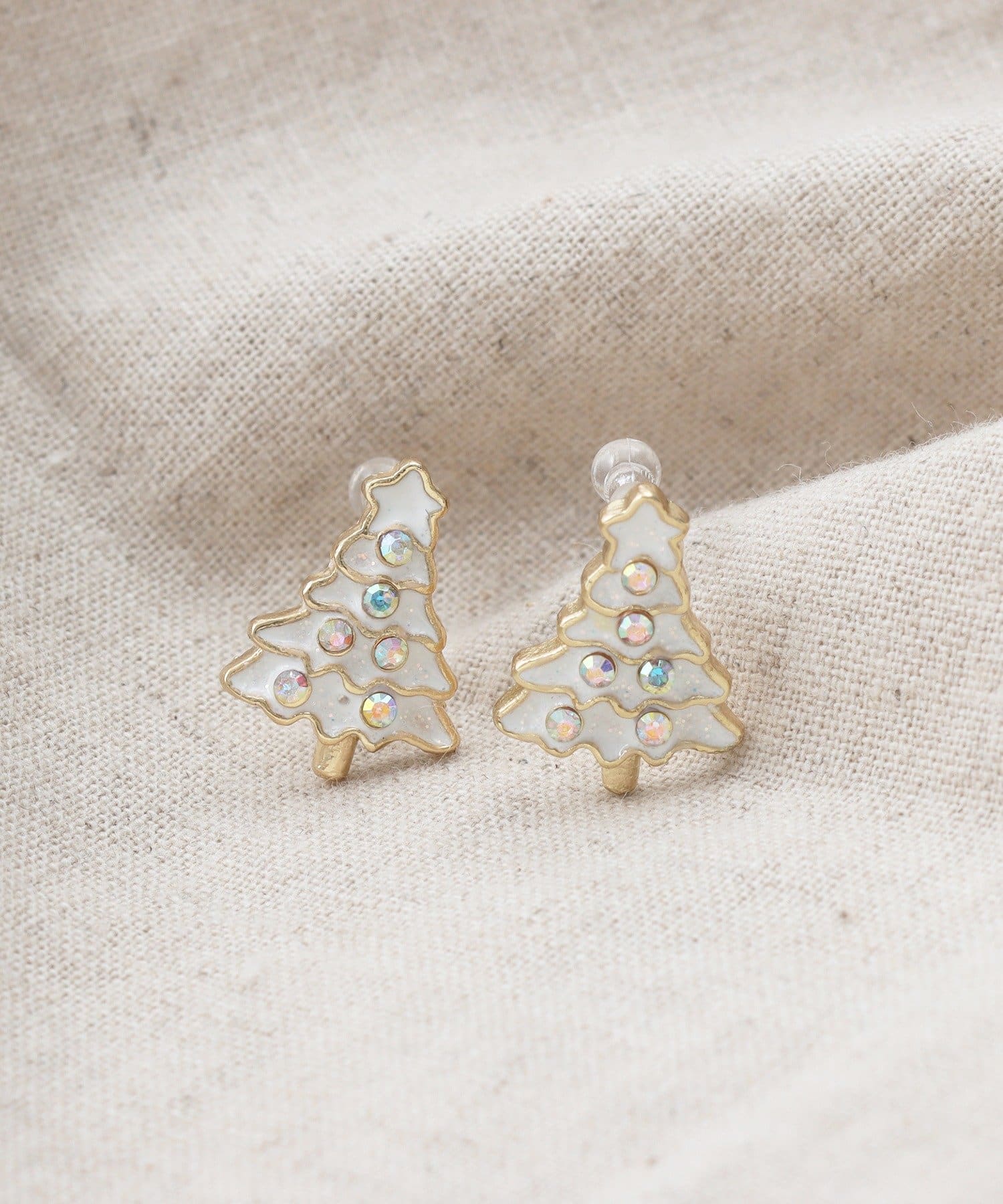 3COINS(スリーコインズ) ホワイトツリー樹脂イヤリング／KIDS