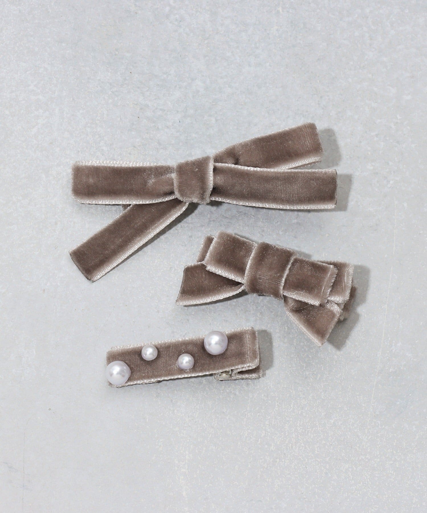 3COINS(スリーコインズ) ベロアリボンクリップ3個セット