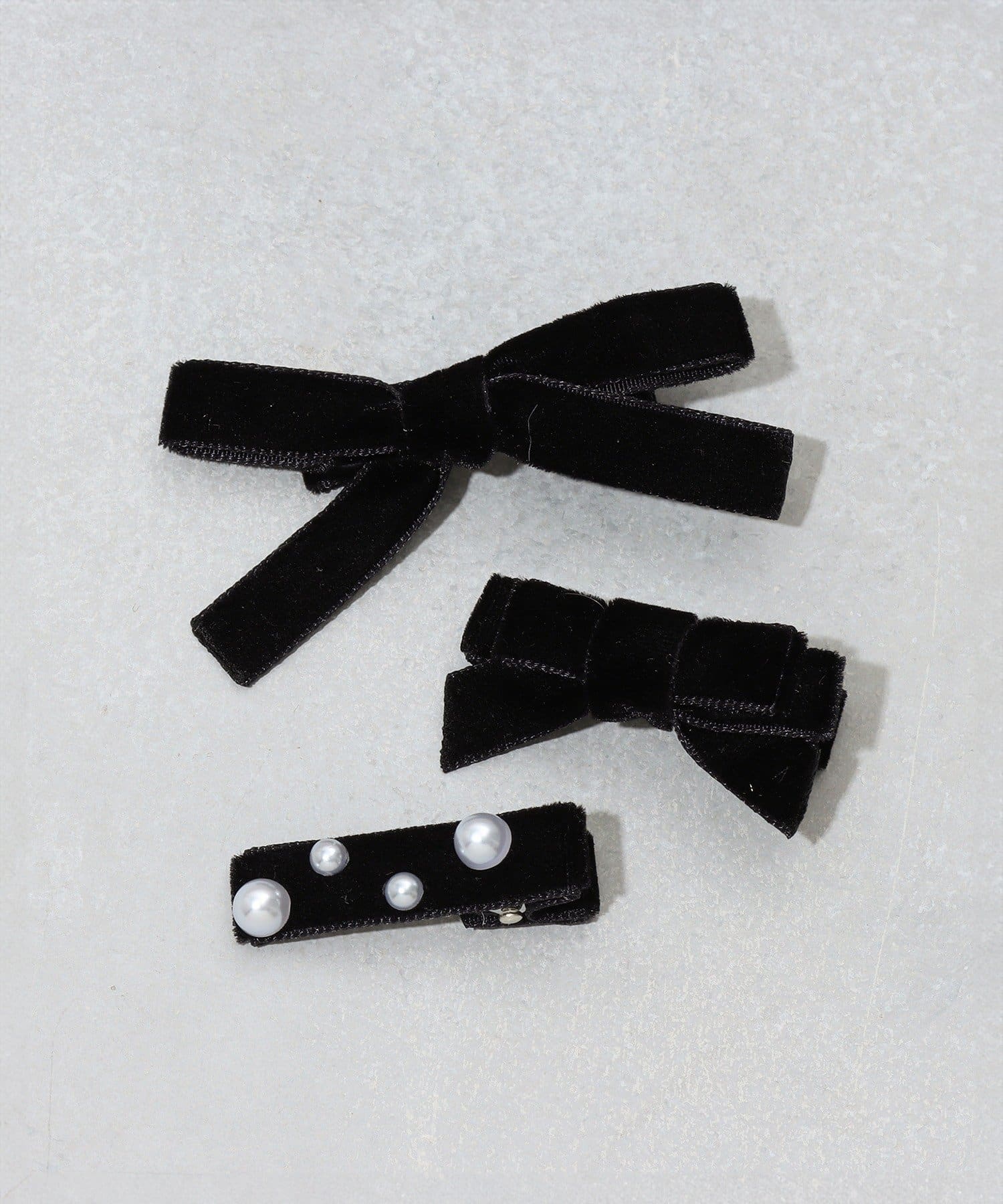 3COINS(スリーコインズ) ベロアリボンクリップ3個セット