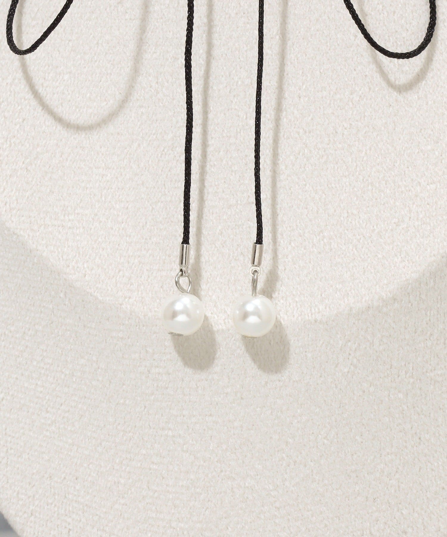 3COINS(スリーコインズ) ロングコードパールチョーカー