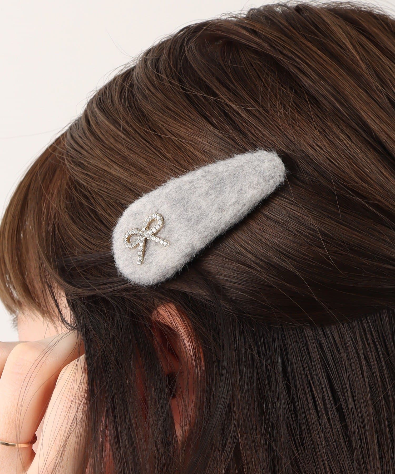 3COINS(スリーコインズ) キラキラリボンパッチンピン2個セット