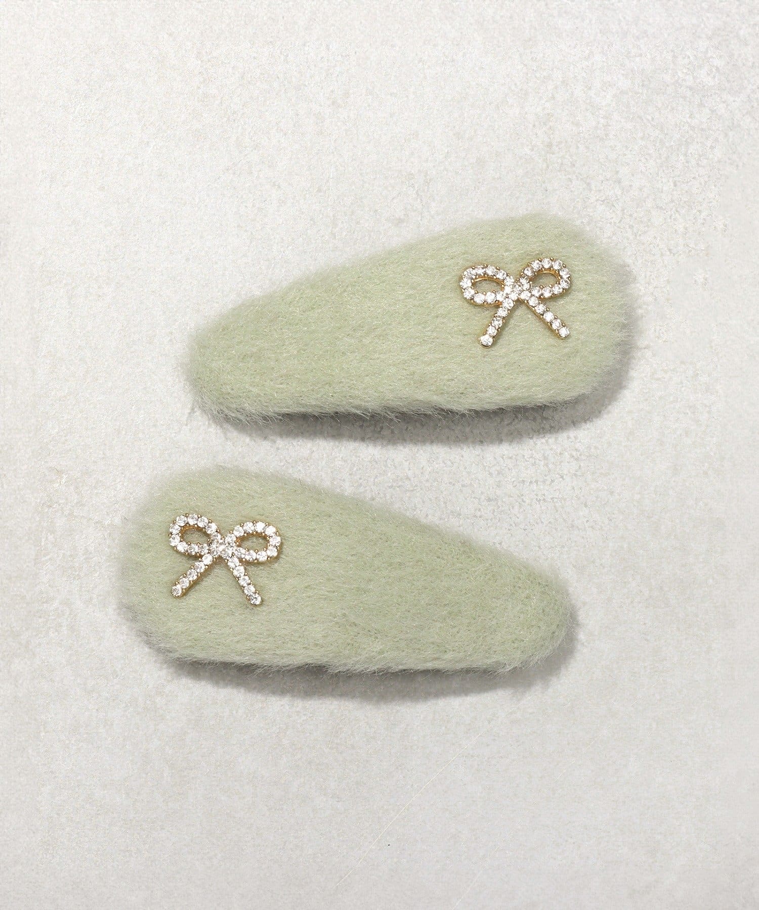 3COINS(スリーコインズ) キラキラリボンパッチンピン2個セット