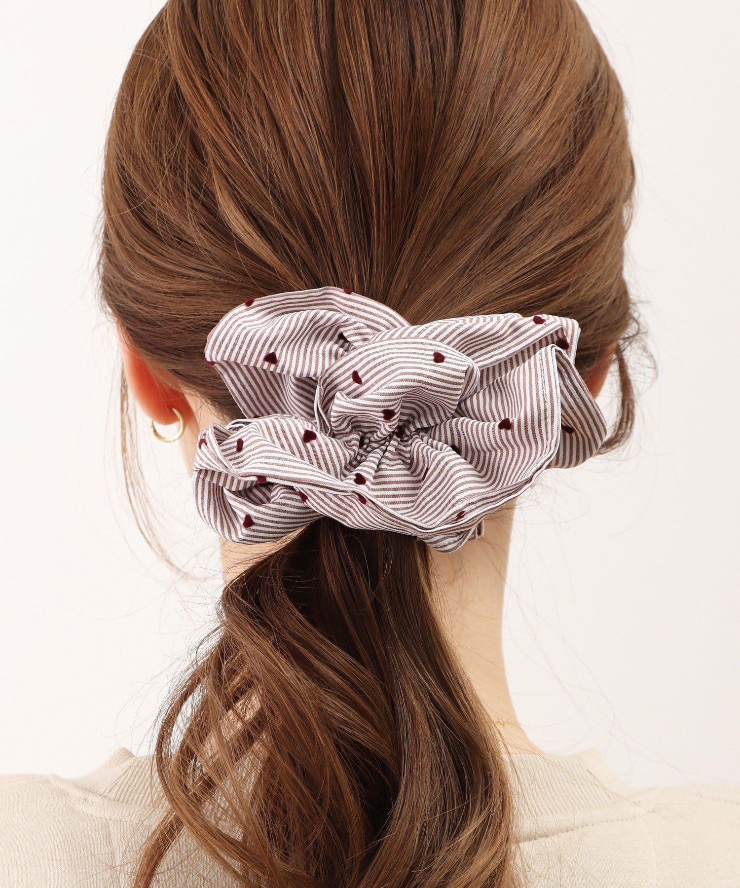 3COINS(スリーコインズ) ストライプハート柄フリルシュシュ