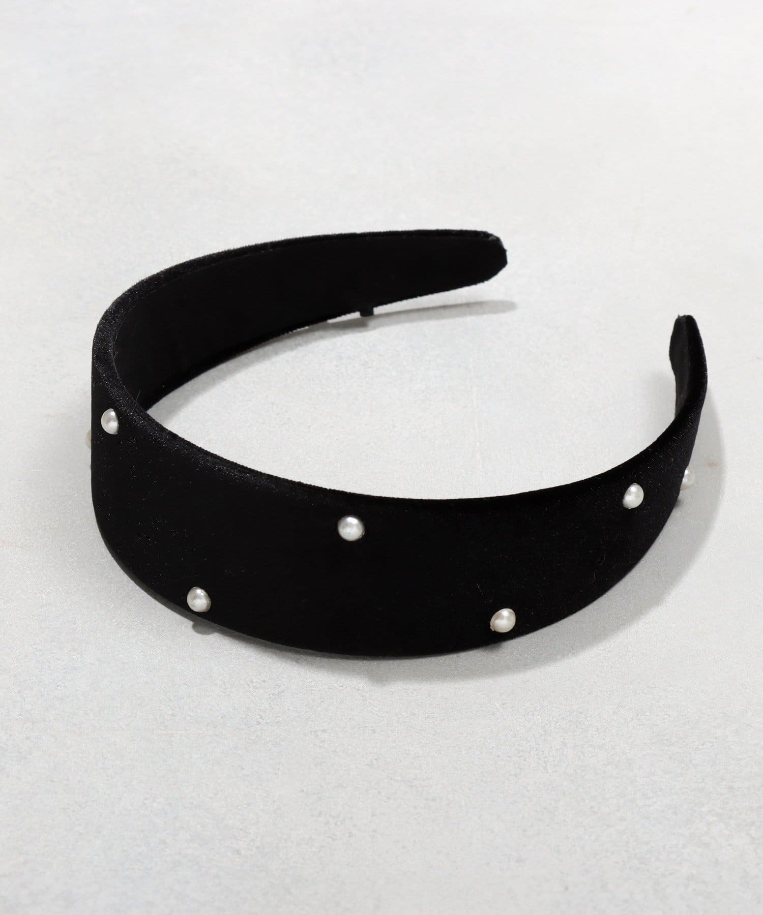 3COINS(スリーコインズ) ベロアパールカチューシャ