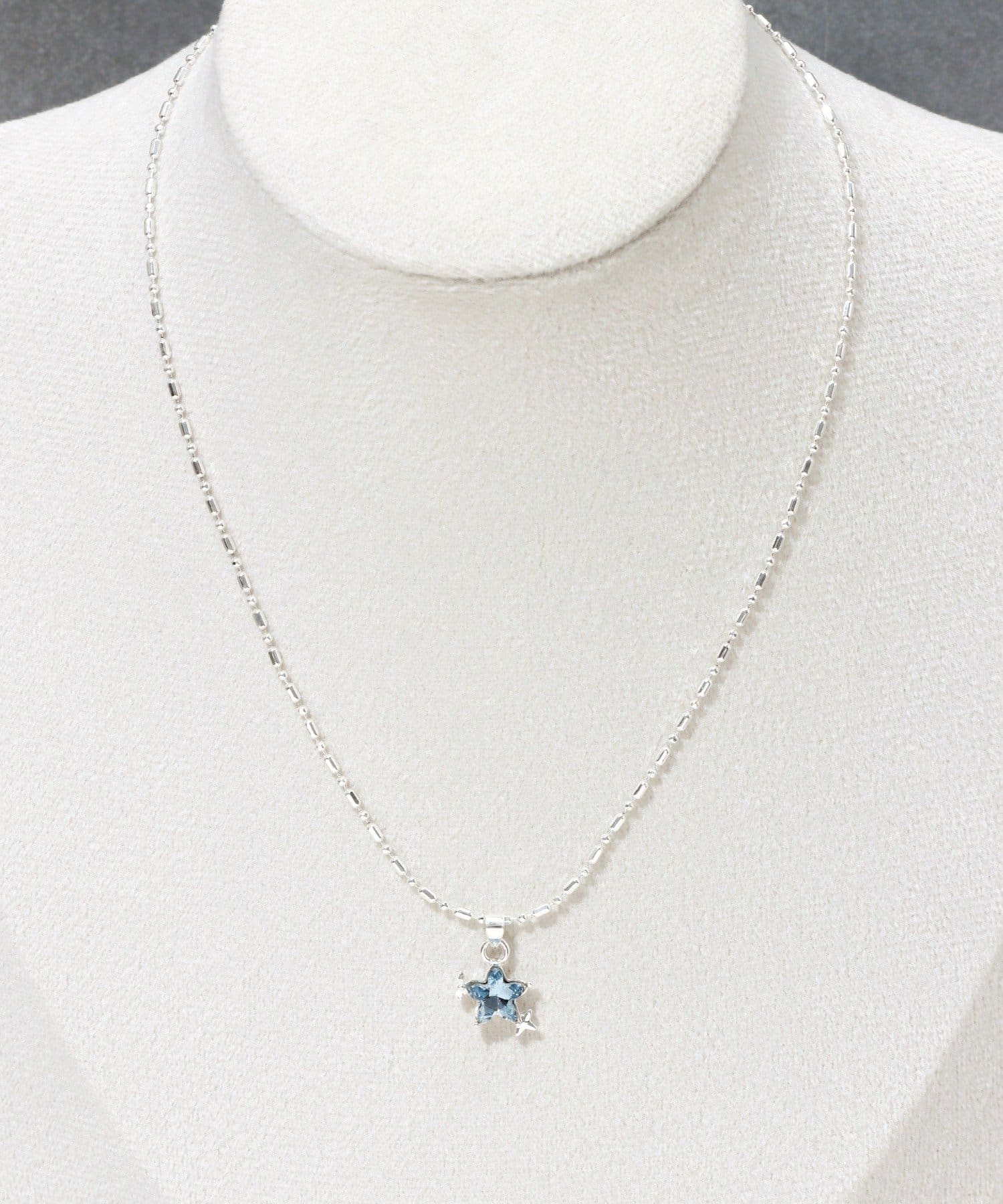 3COINS(スリーコインズ) ブルースターショートネックレス