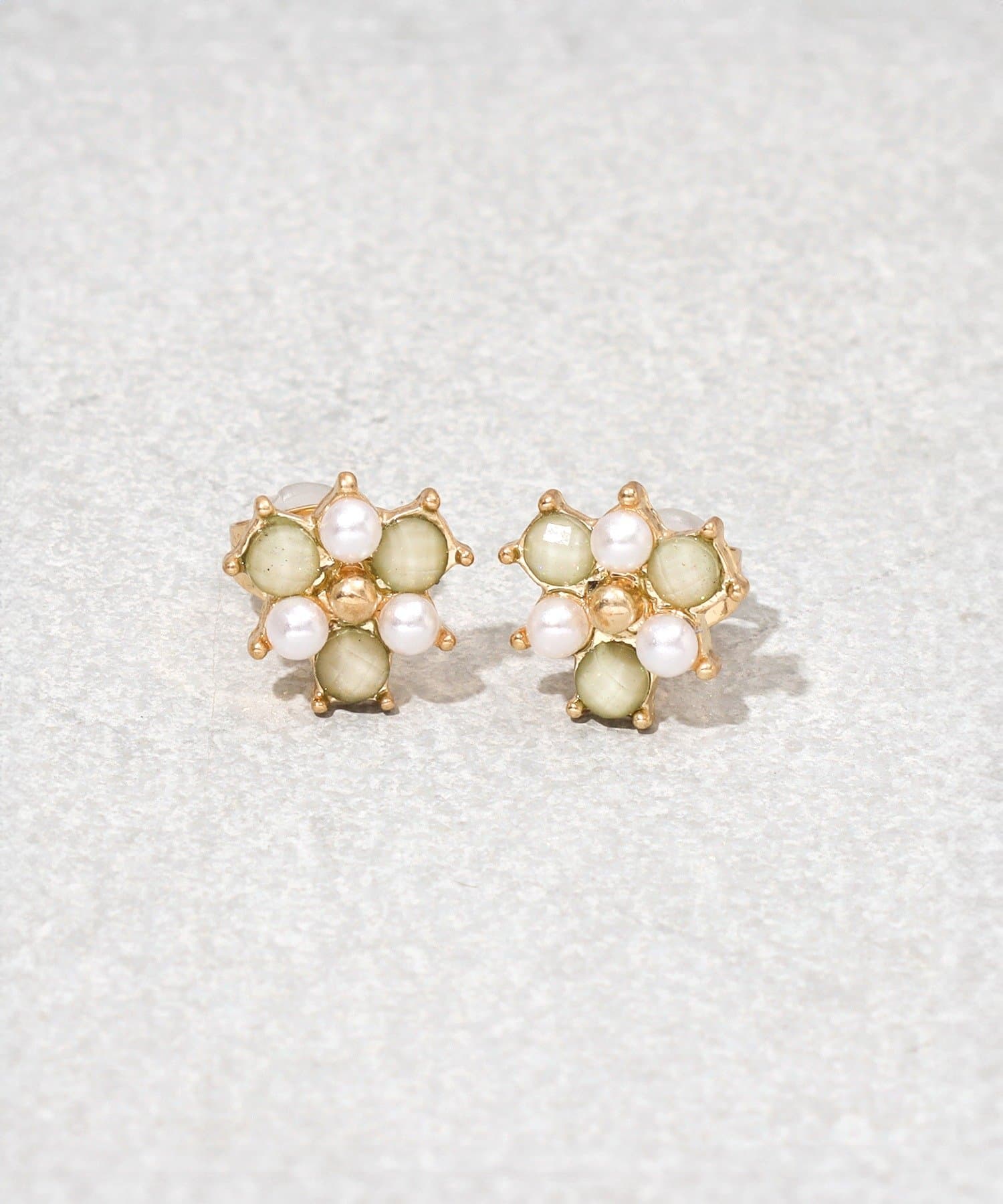 3COINS(スリーコインズ) ペールカラーパールピアス