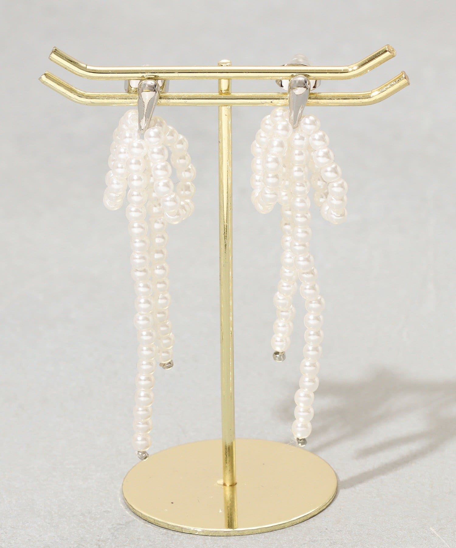 3COINS(スリーコインズ) パールたれリボンピアス