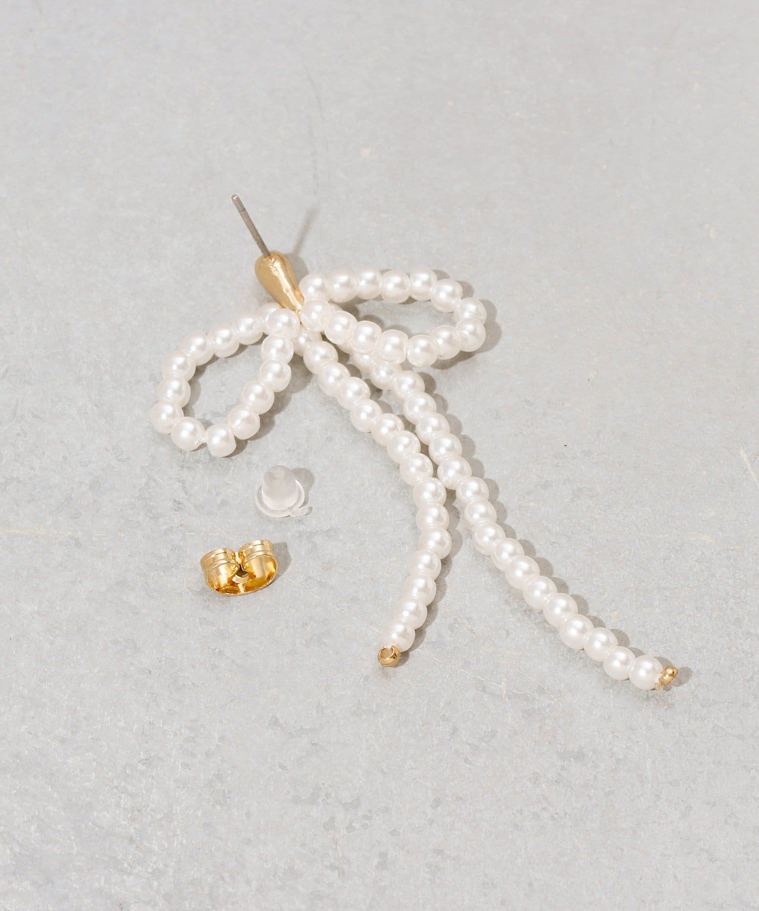 3COINS(スリーコインズ) パールたれリボンピアス