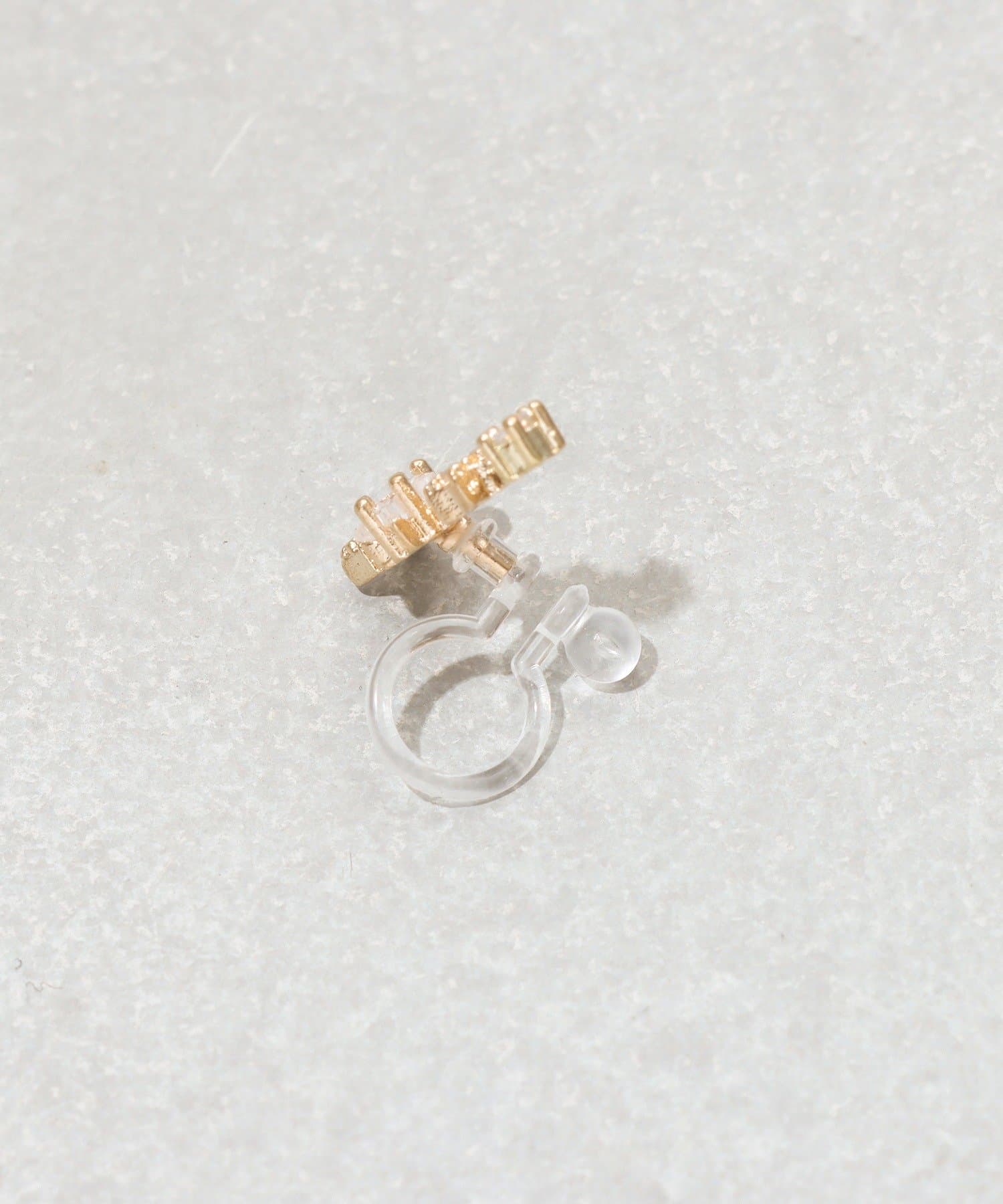 3COINS(スリーコインズ) 連スター樹脂イヤリング