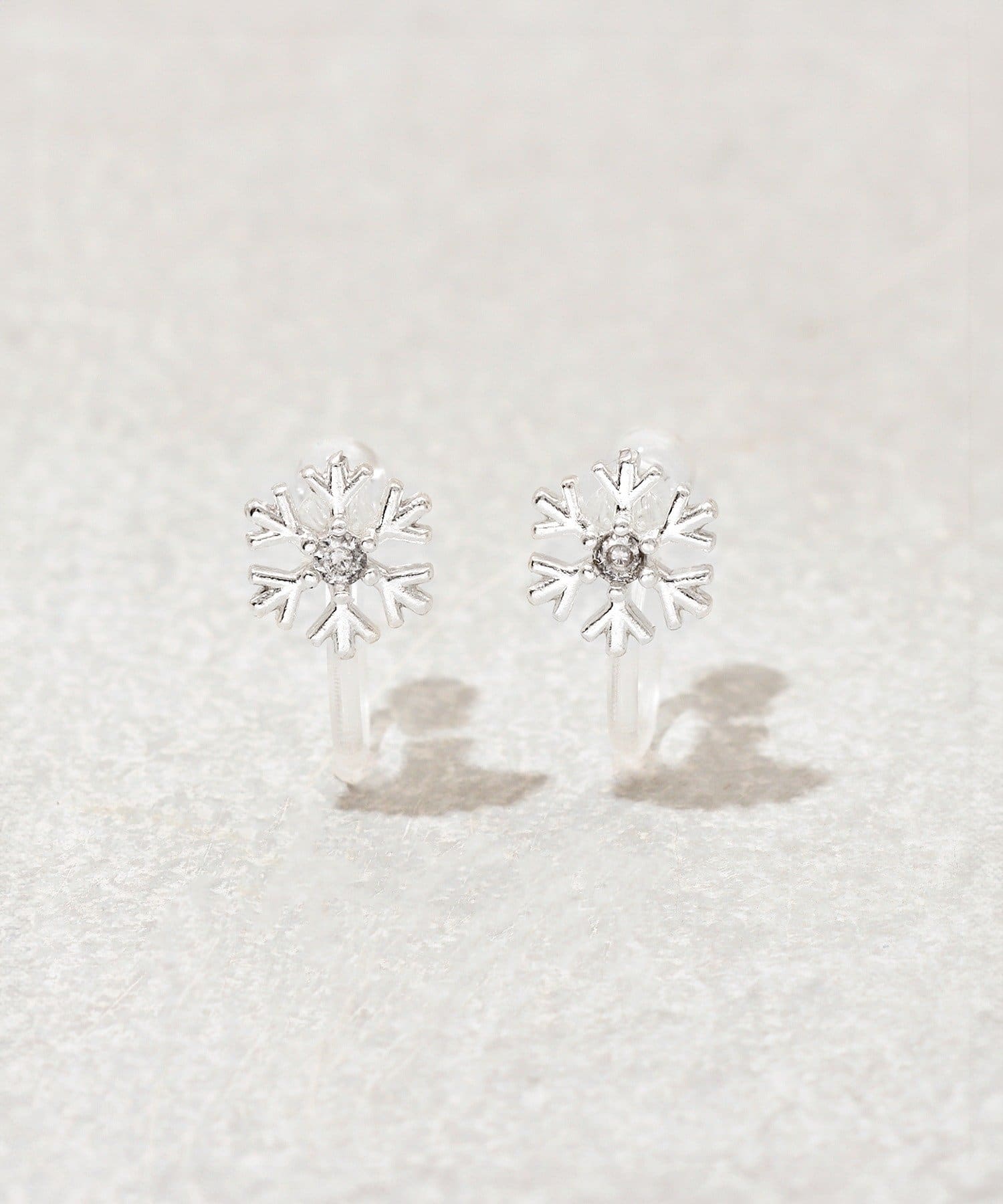 3COINS(スリーコインズ) ケッショウ樹脂イヤリング