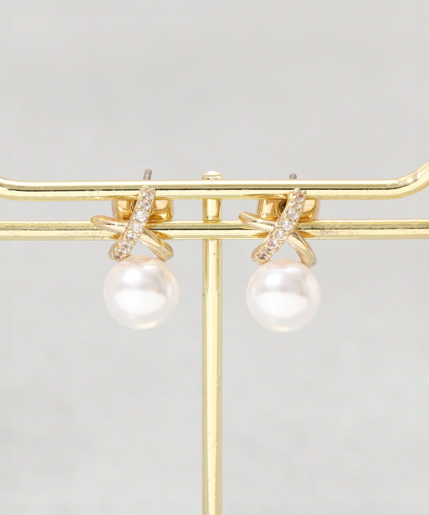 3COINS(スリーコインズ) クロスメタルパールピアス