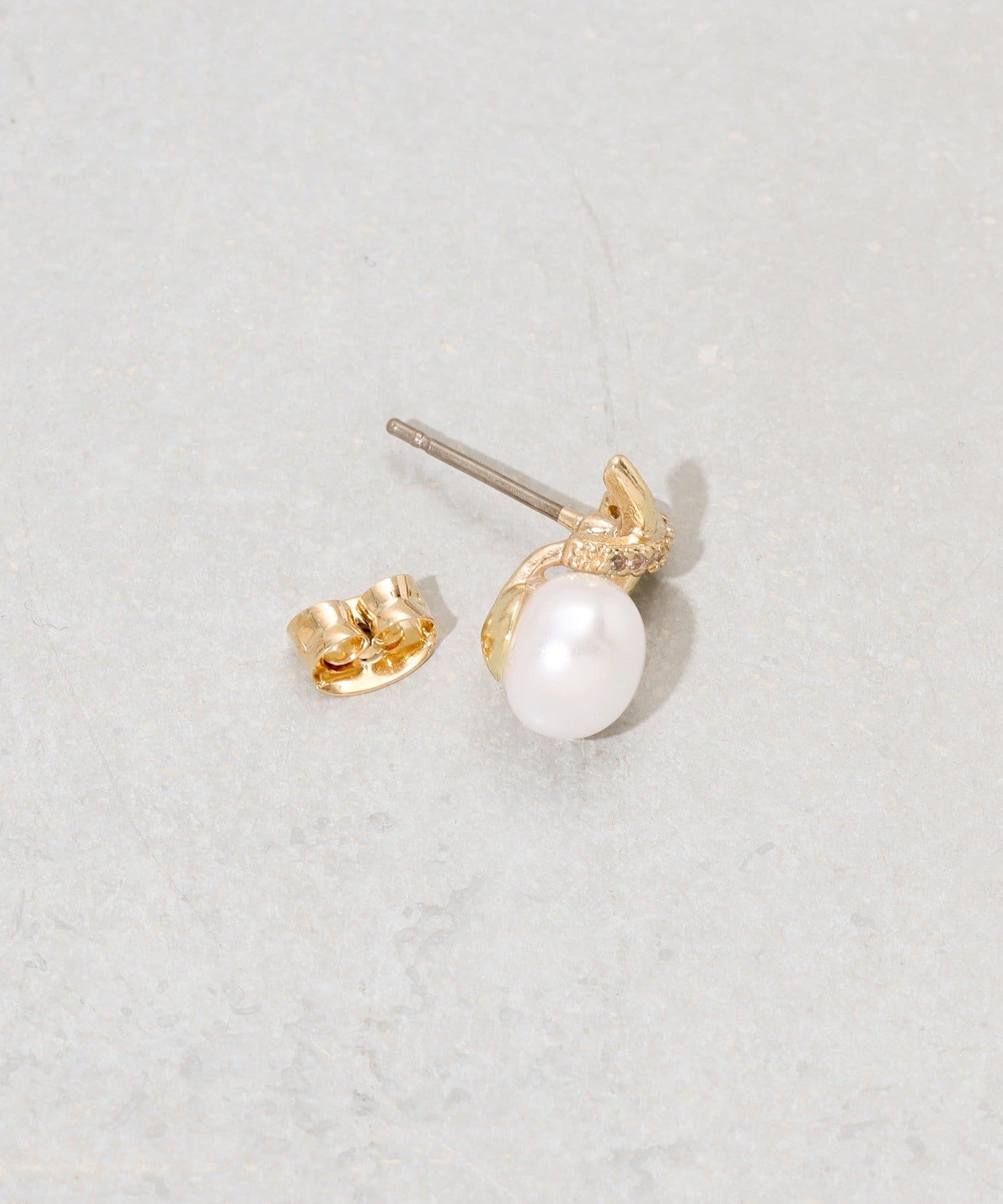 3COINS(スリーコインズ) クロスメタルパールピアス