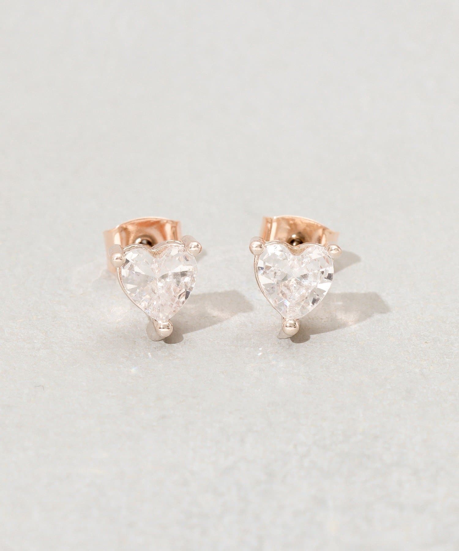 3COINS(スリーコインズ) ガラスハートピアス