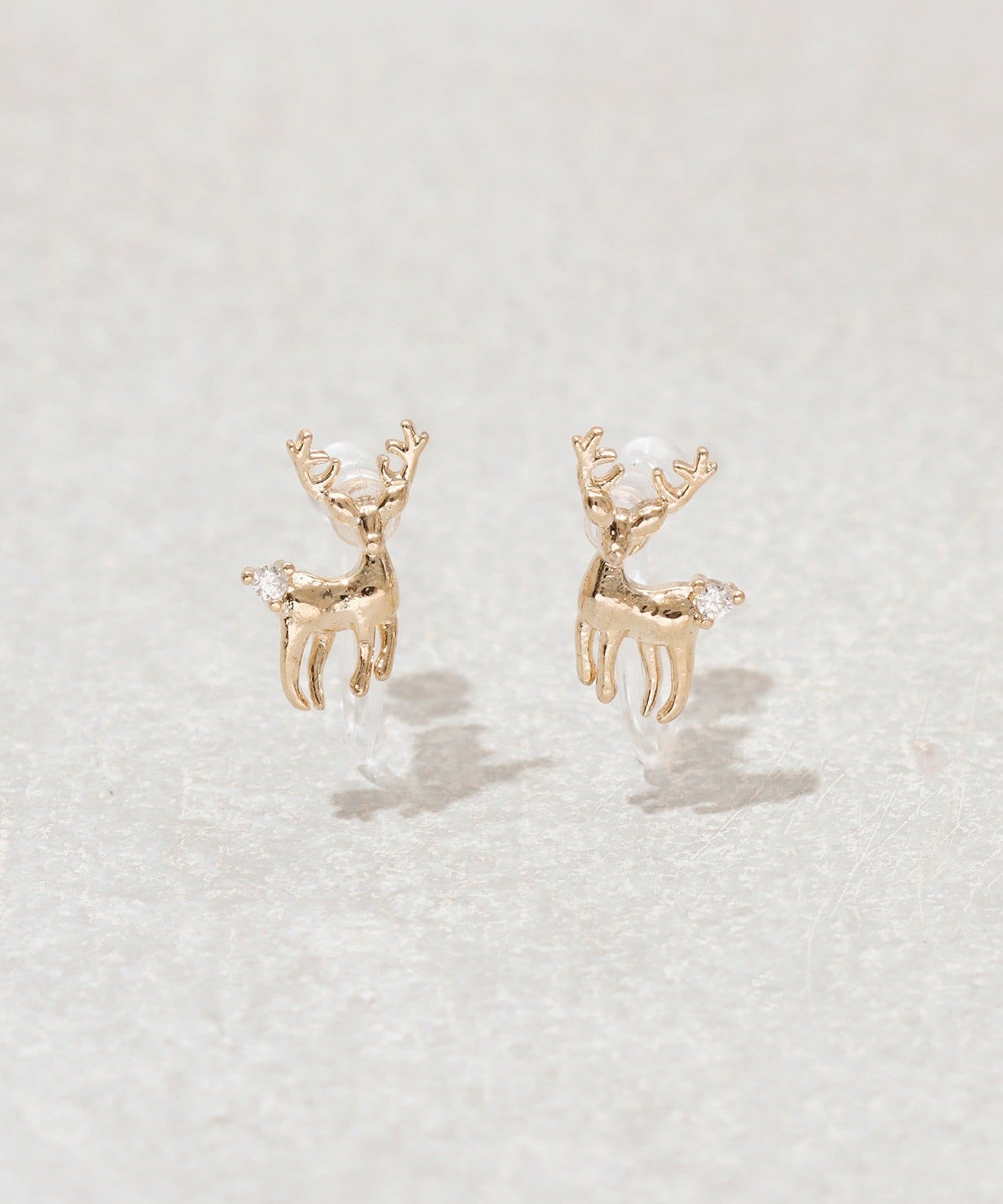 3COINS(スリーコインズ) トナカイ樹脂イヤリング