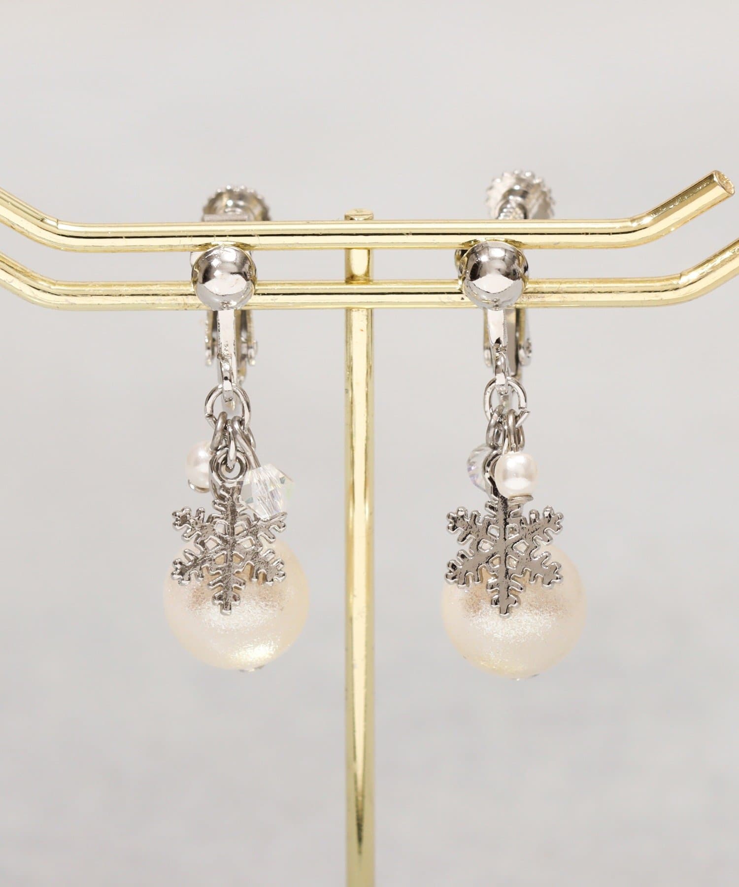 3COINS(スリーコインズ) シャイニーパールイヤリング