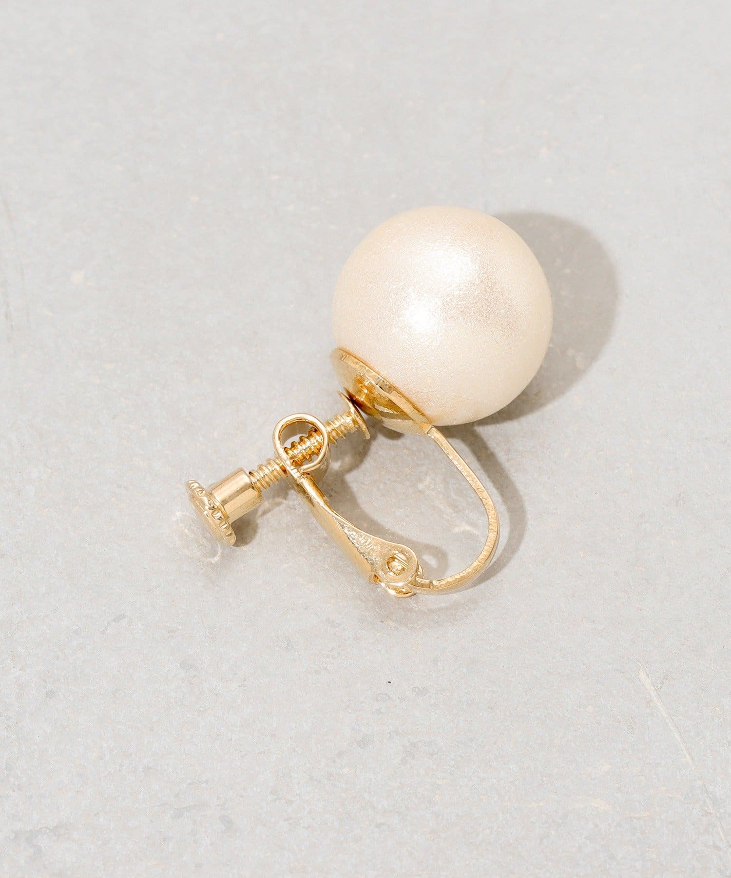 3COINS(スリーコインズ) 1粒パールイヤリング