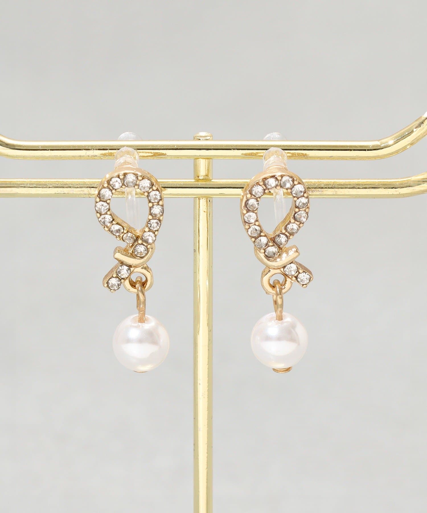 3COINS(スリーコインズ) 1ツブパールデザイン樹脂イヤリング