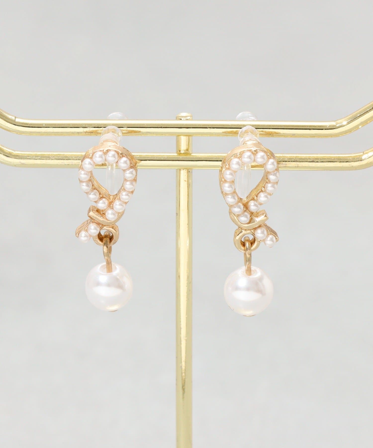 3COINS(スリーコインズ) 1ツブパールデザイン樹脂イヤリング