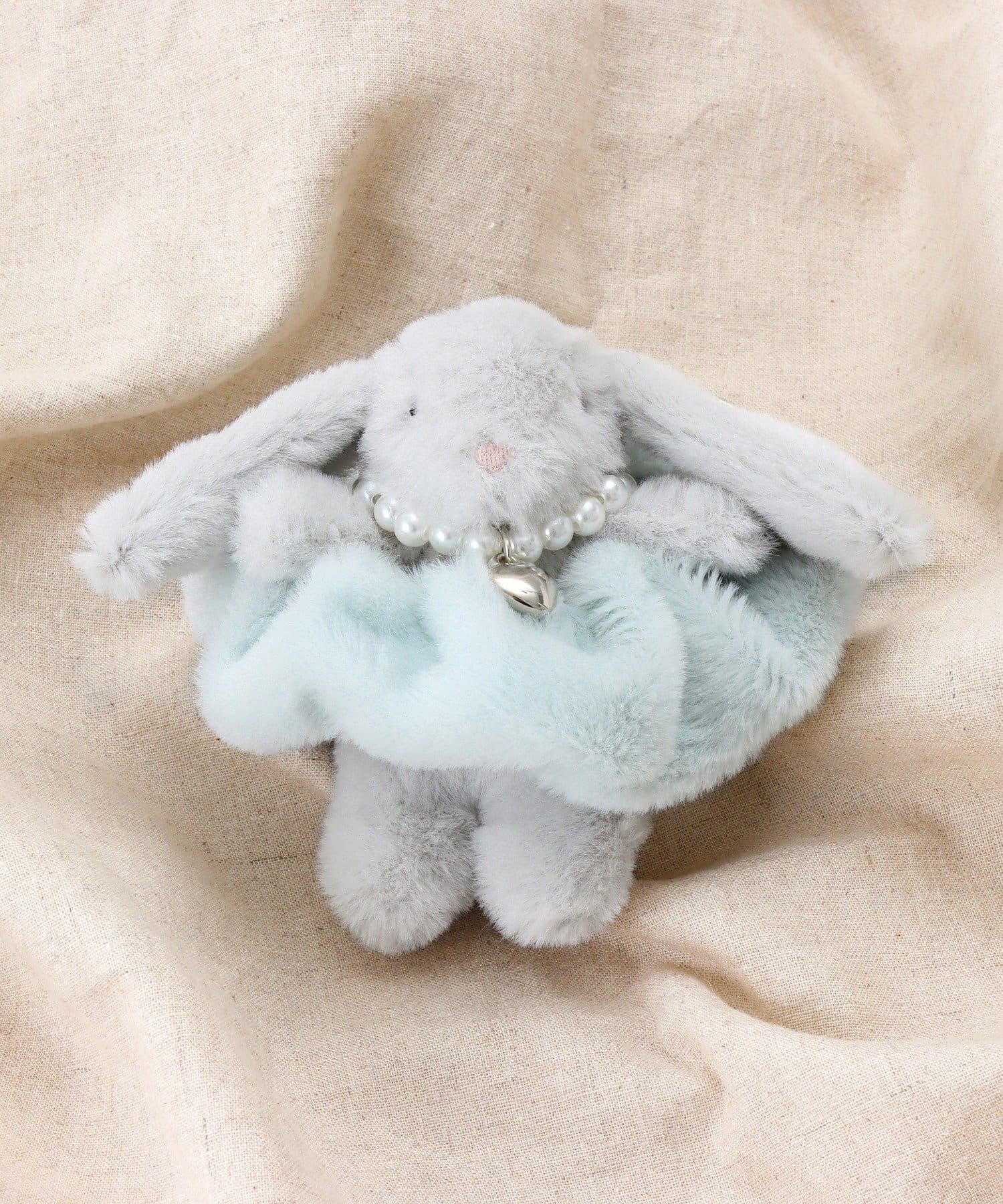 3COINS(スリーコインズ) シュシュ付きうさぎキーホルダー