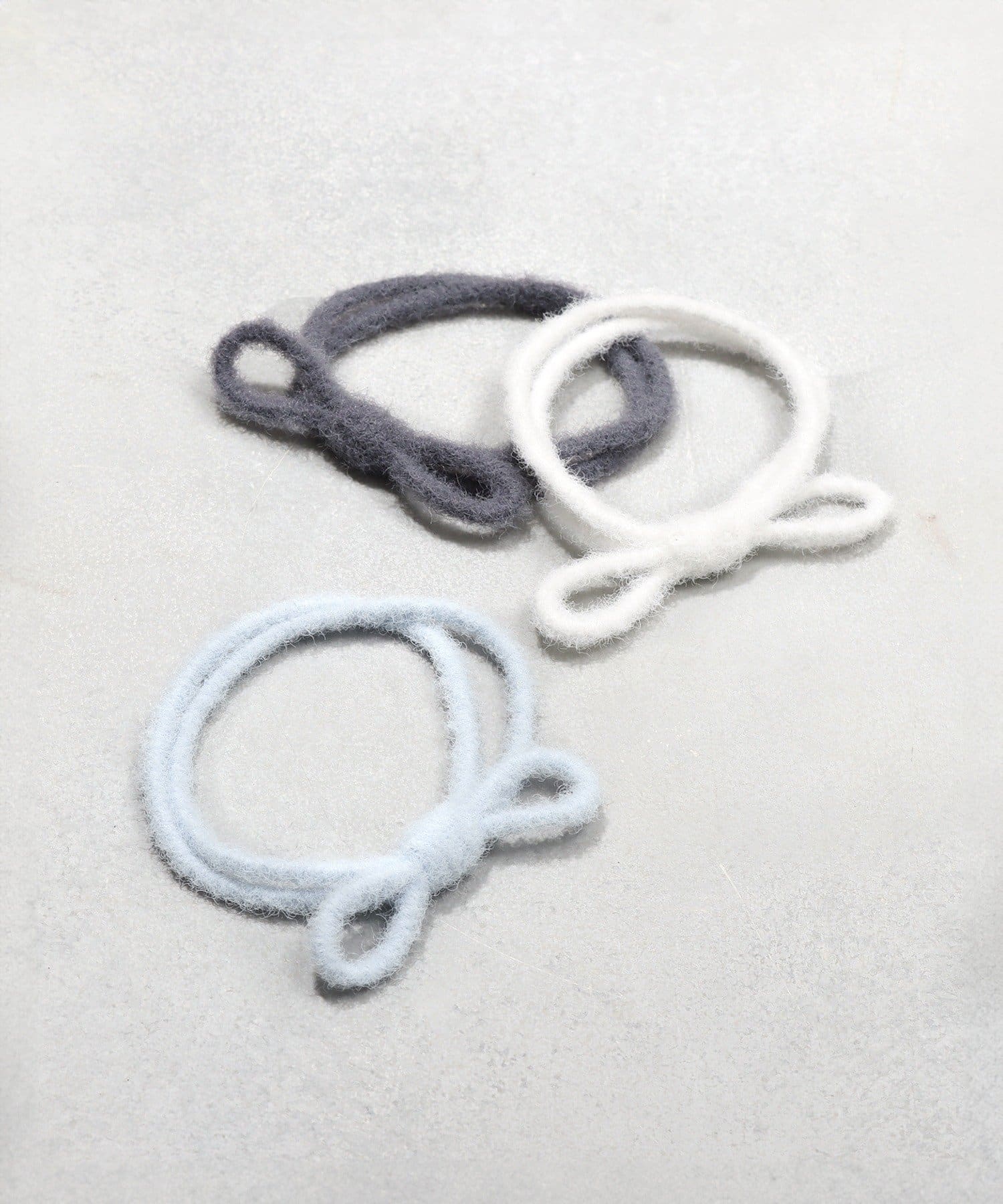 3COINS(スリーコインズ) ふわふわリボンポニー3個セット